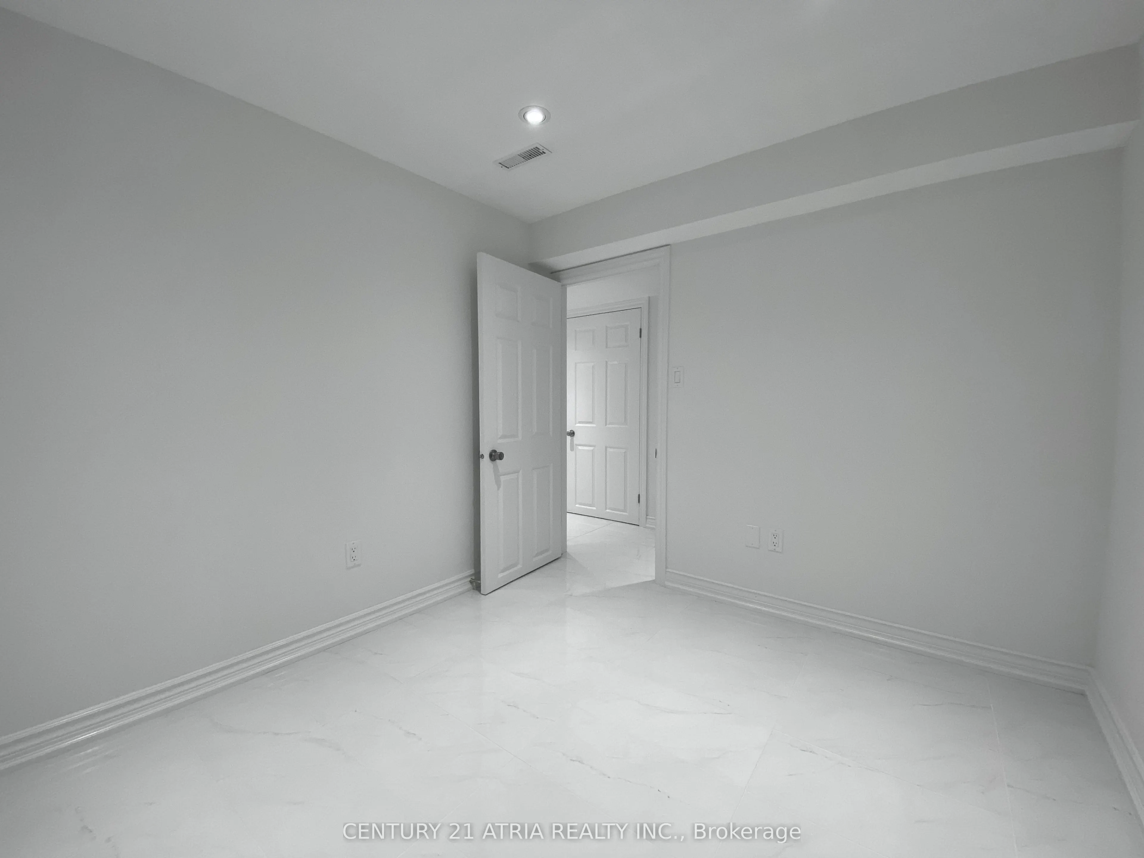 40 Alanbull Square, #Lower