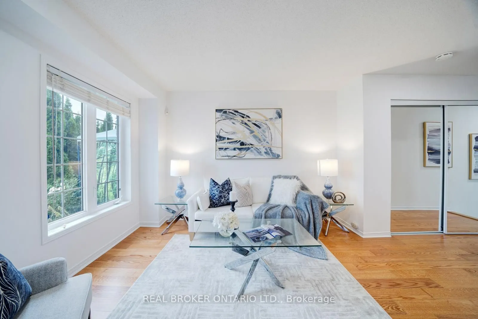 505 Rossland Road E