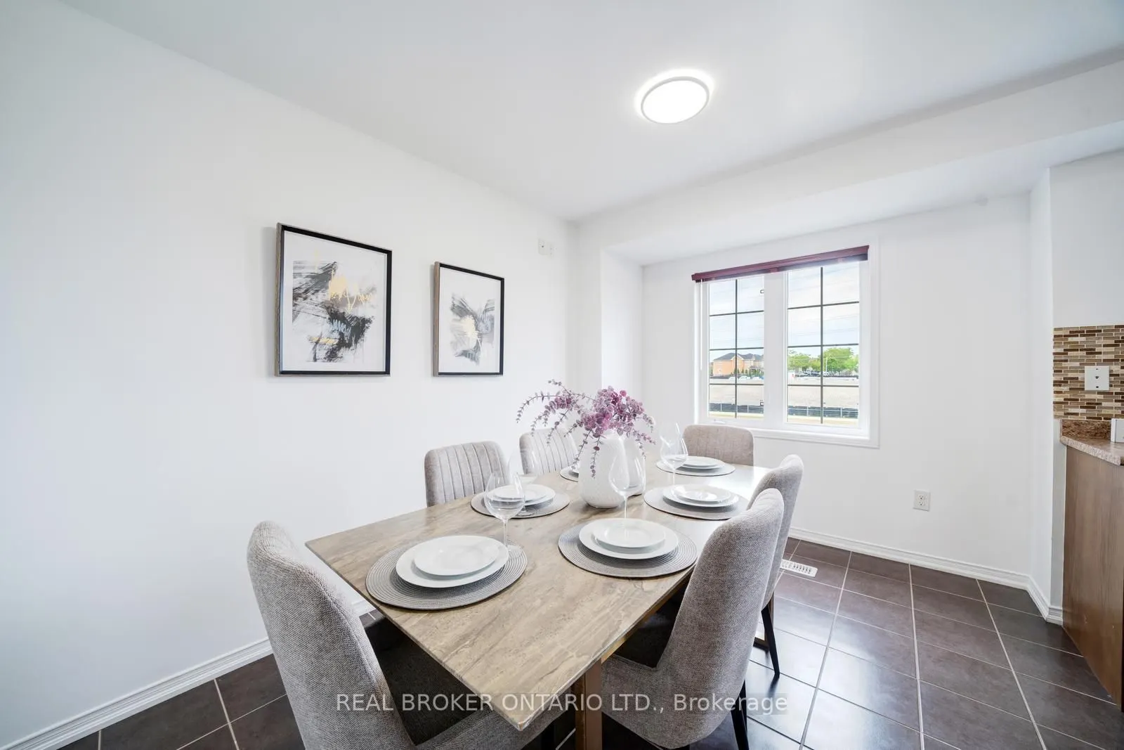 505 Rossland Road E