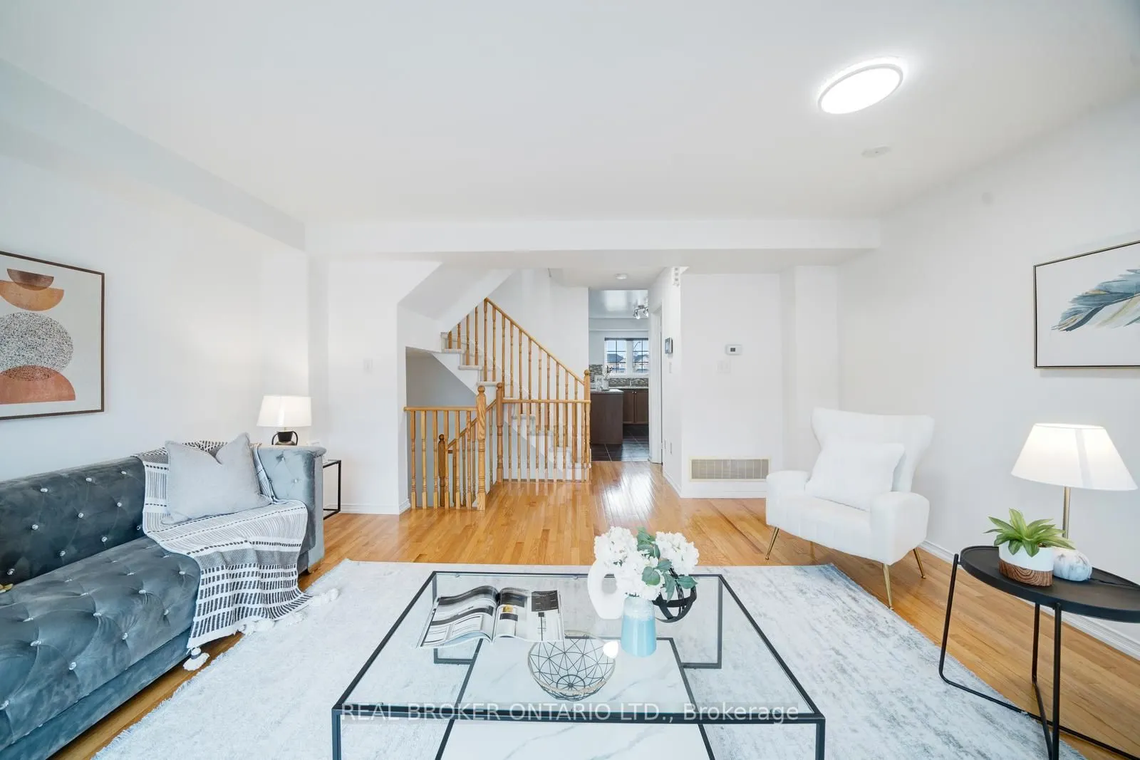 505 Rossland Road E