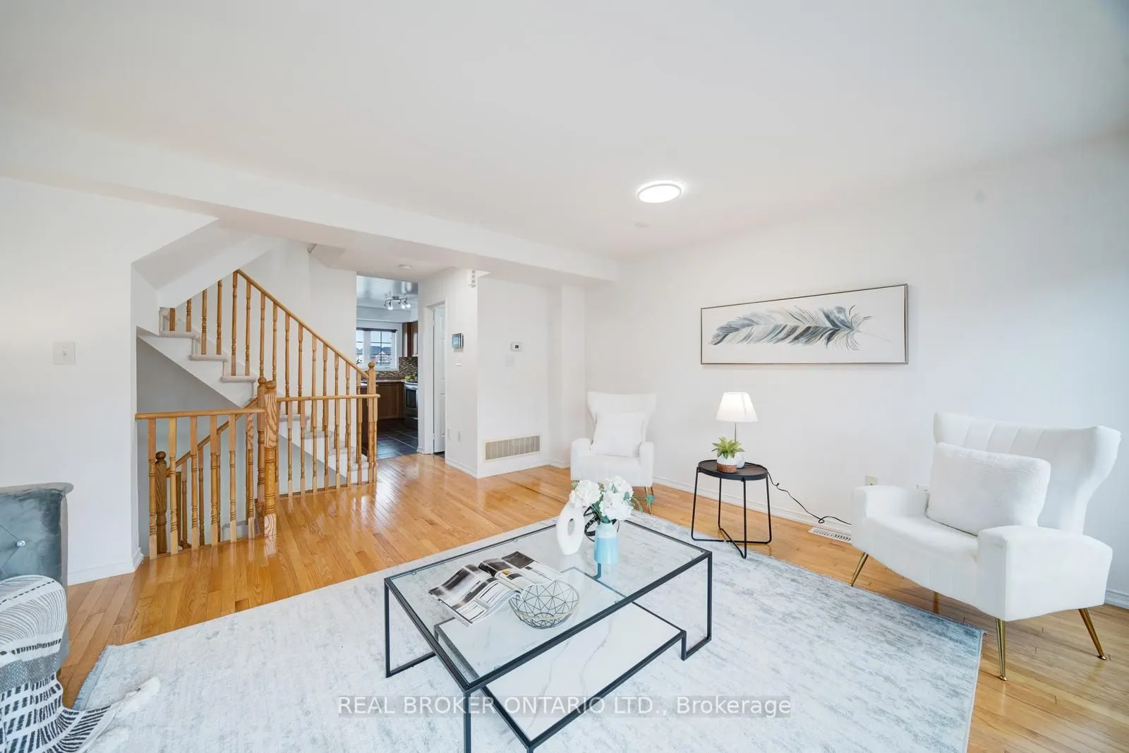 505 Rossland Road E