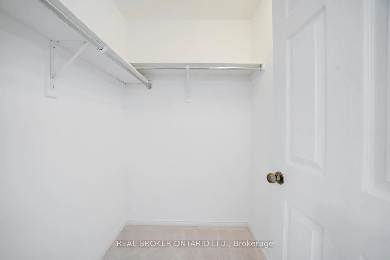 505 Rossland Road E