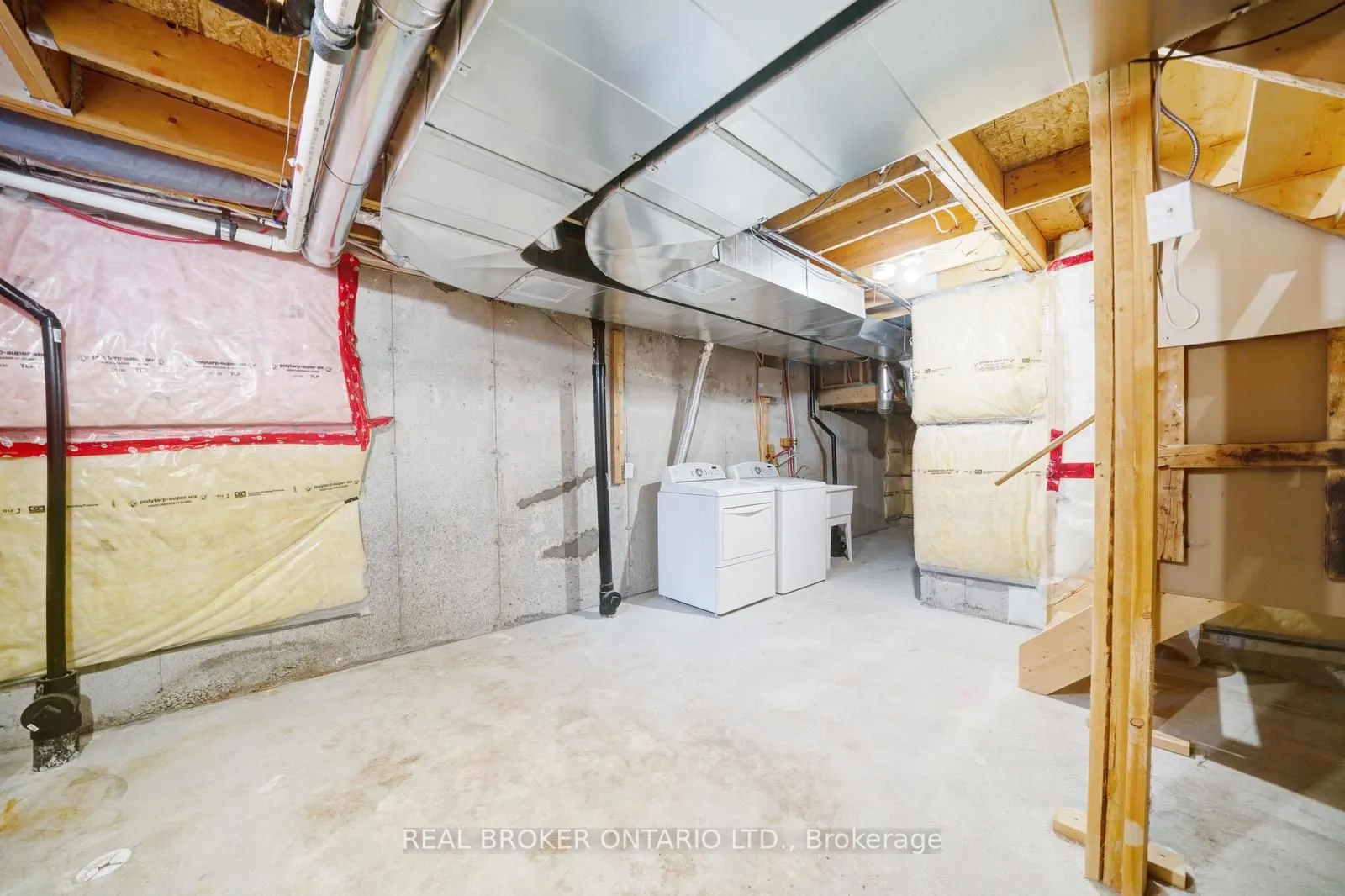 505 Rossland Road E