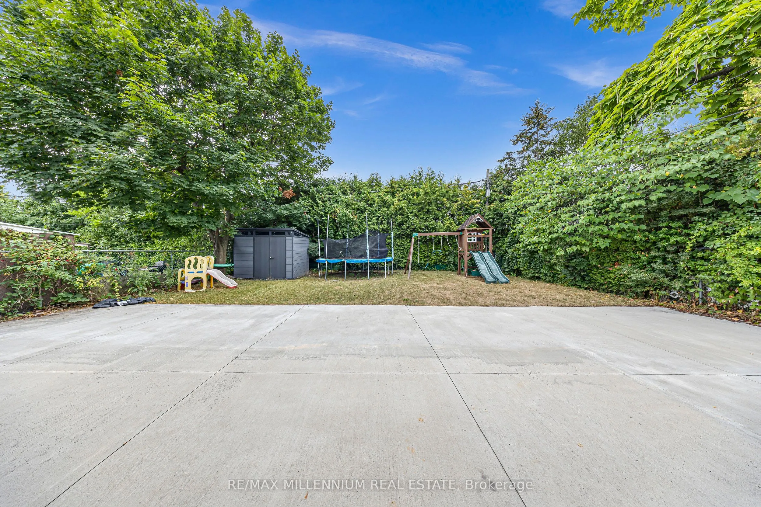 962 Midland Avenue