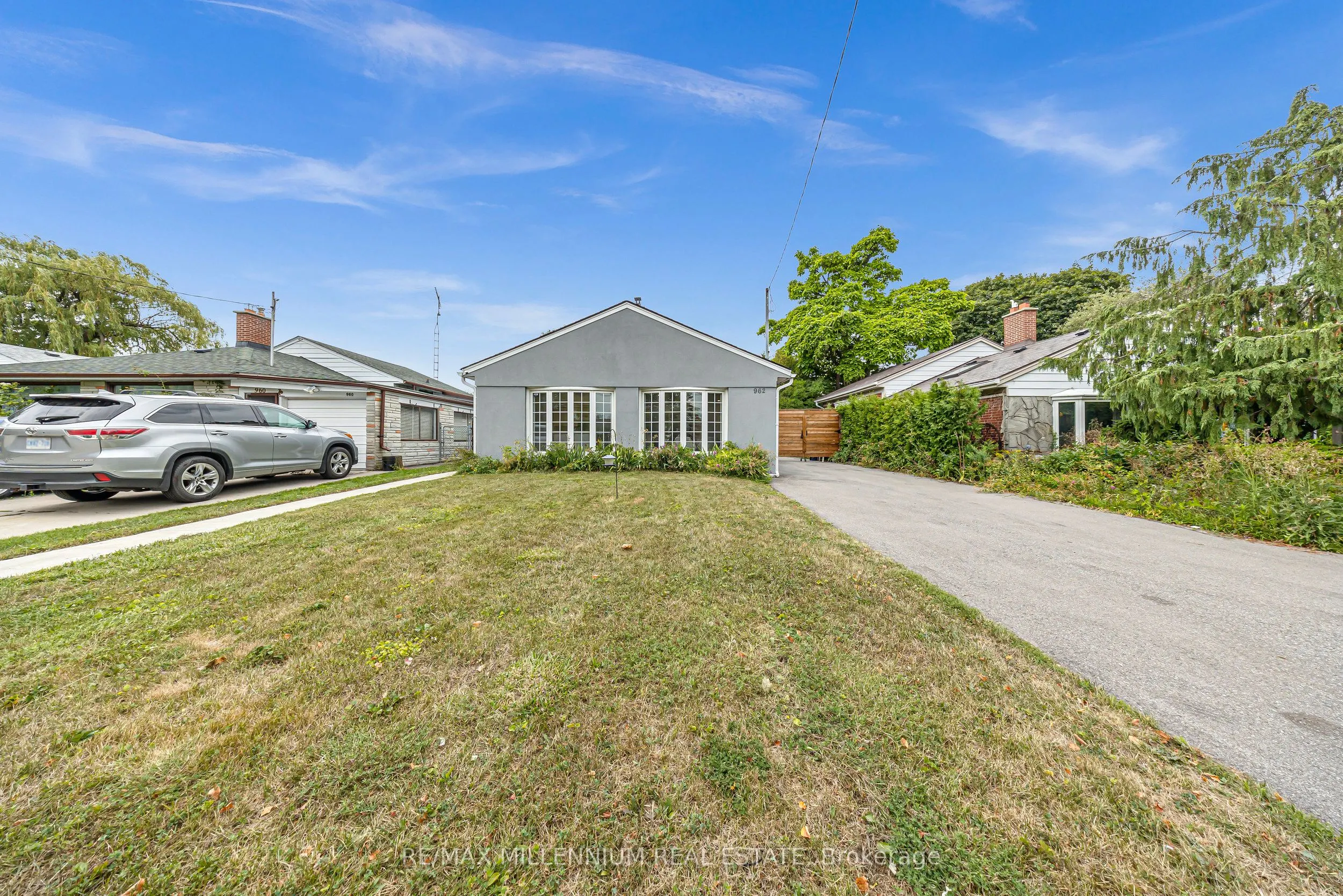 962 Midland Avenue