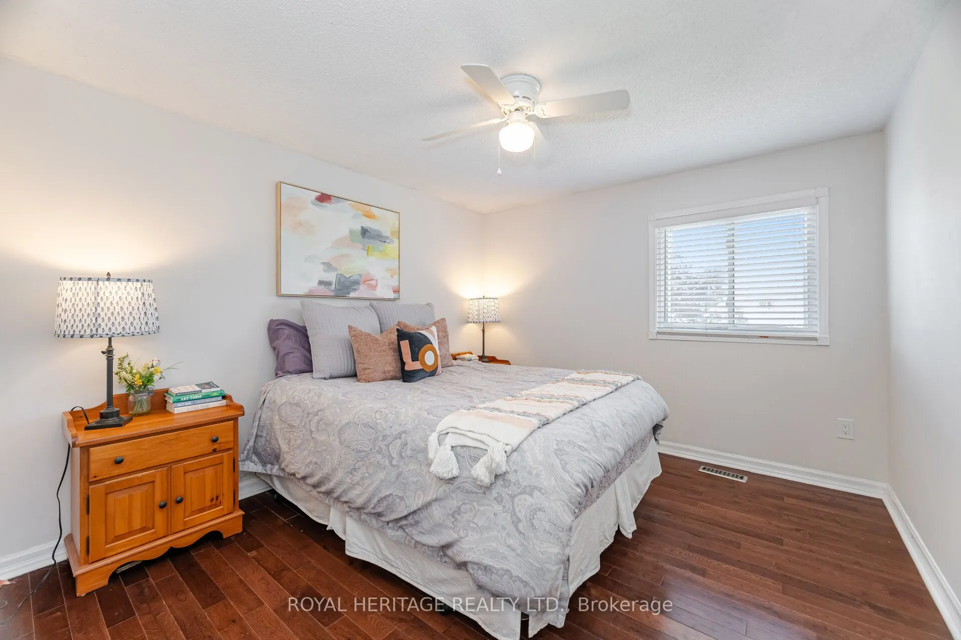 6 Field Crescent