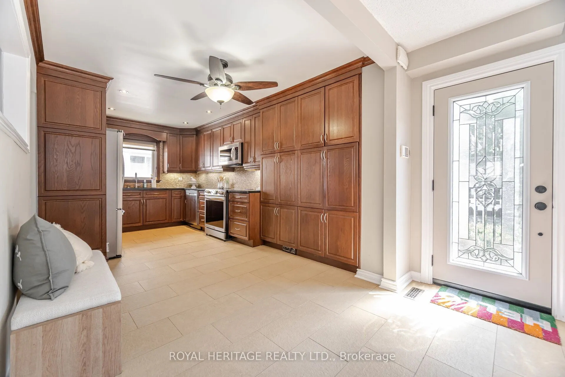 6 Field Crescent
