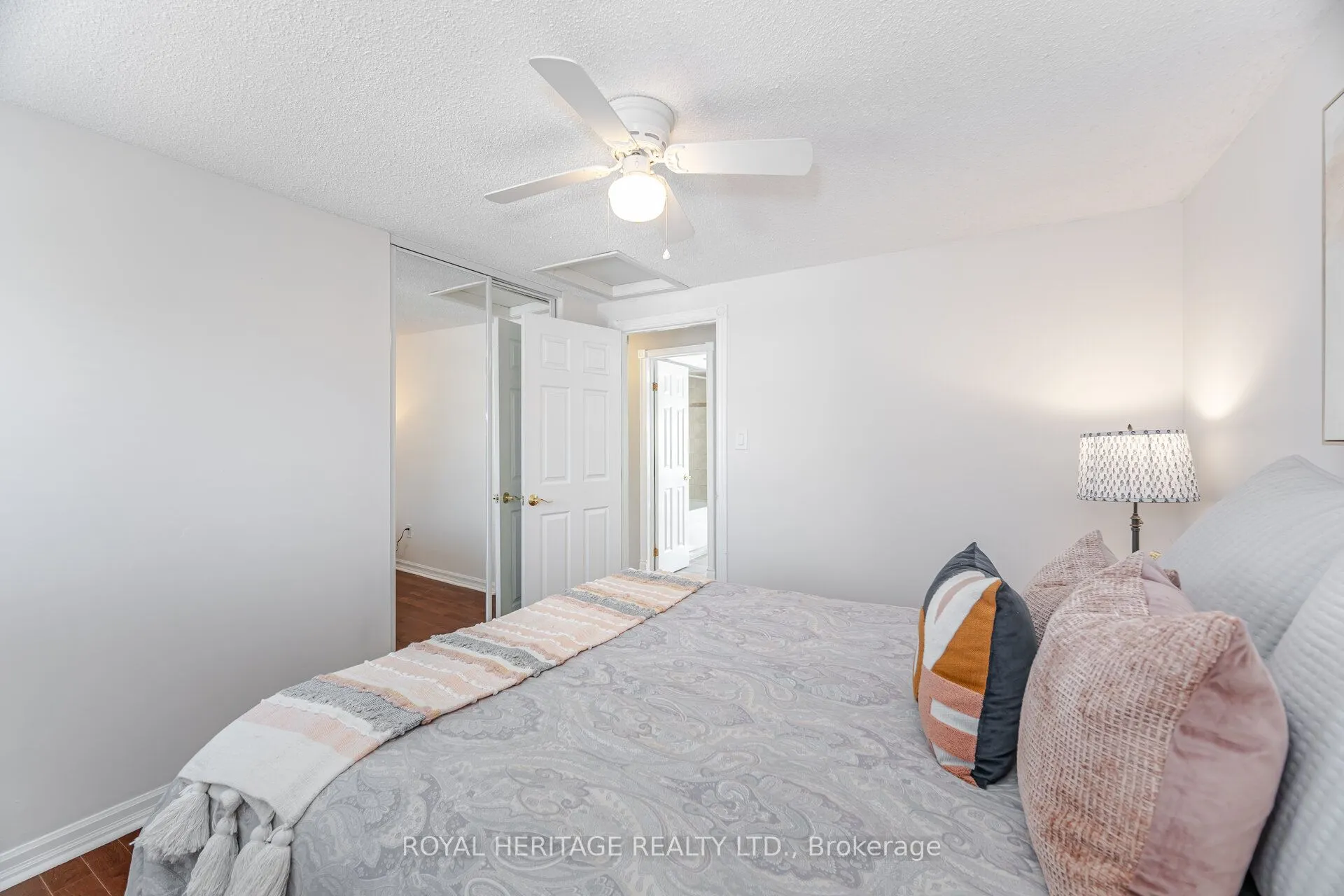 6 Field Crescent