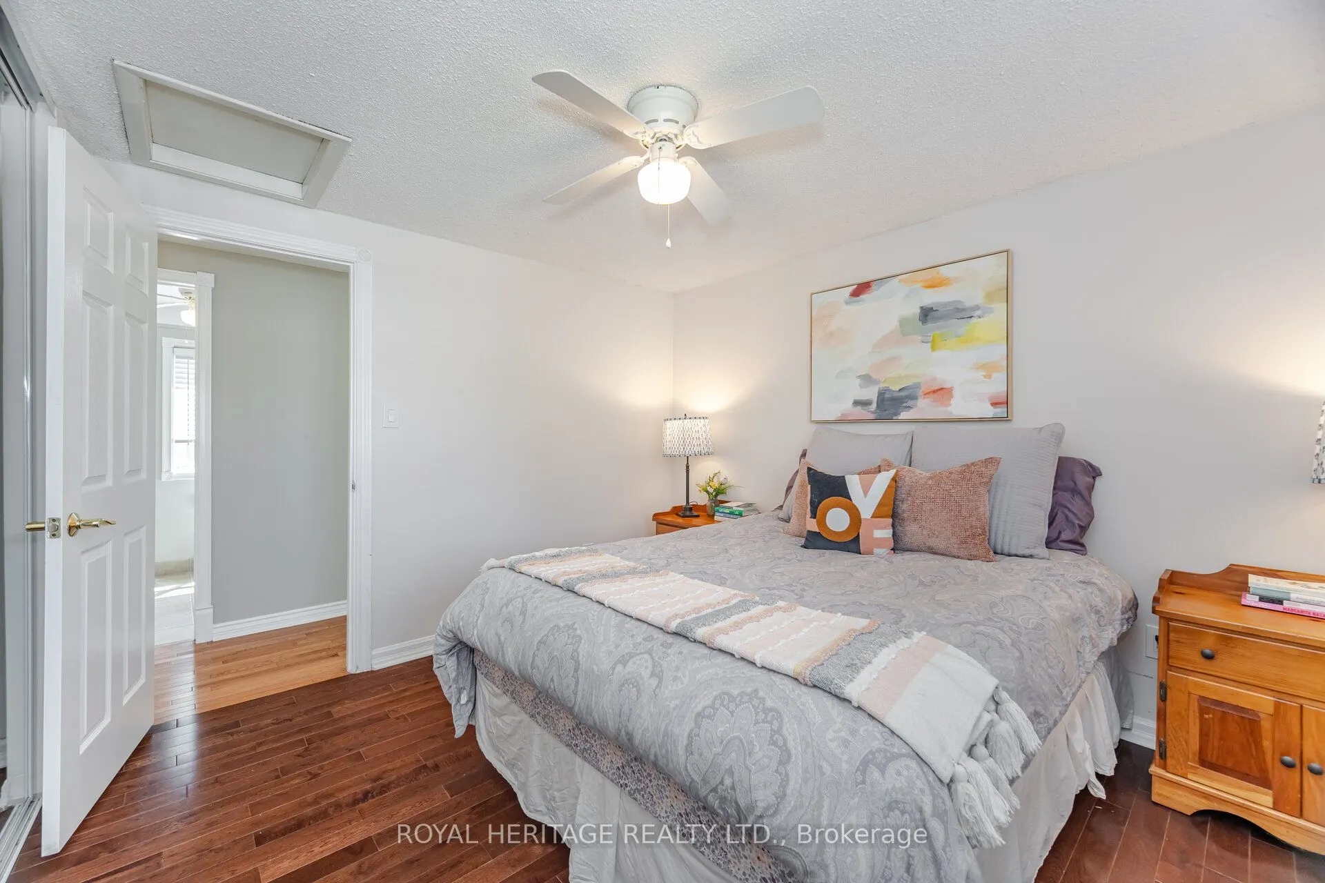 6 Field Crescent