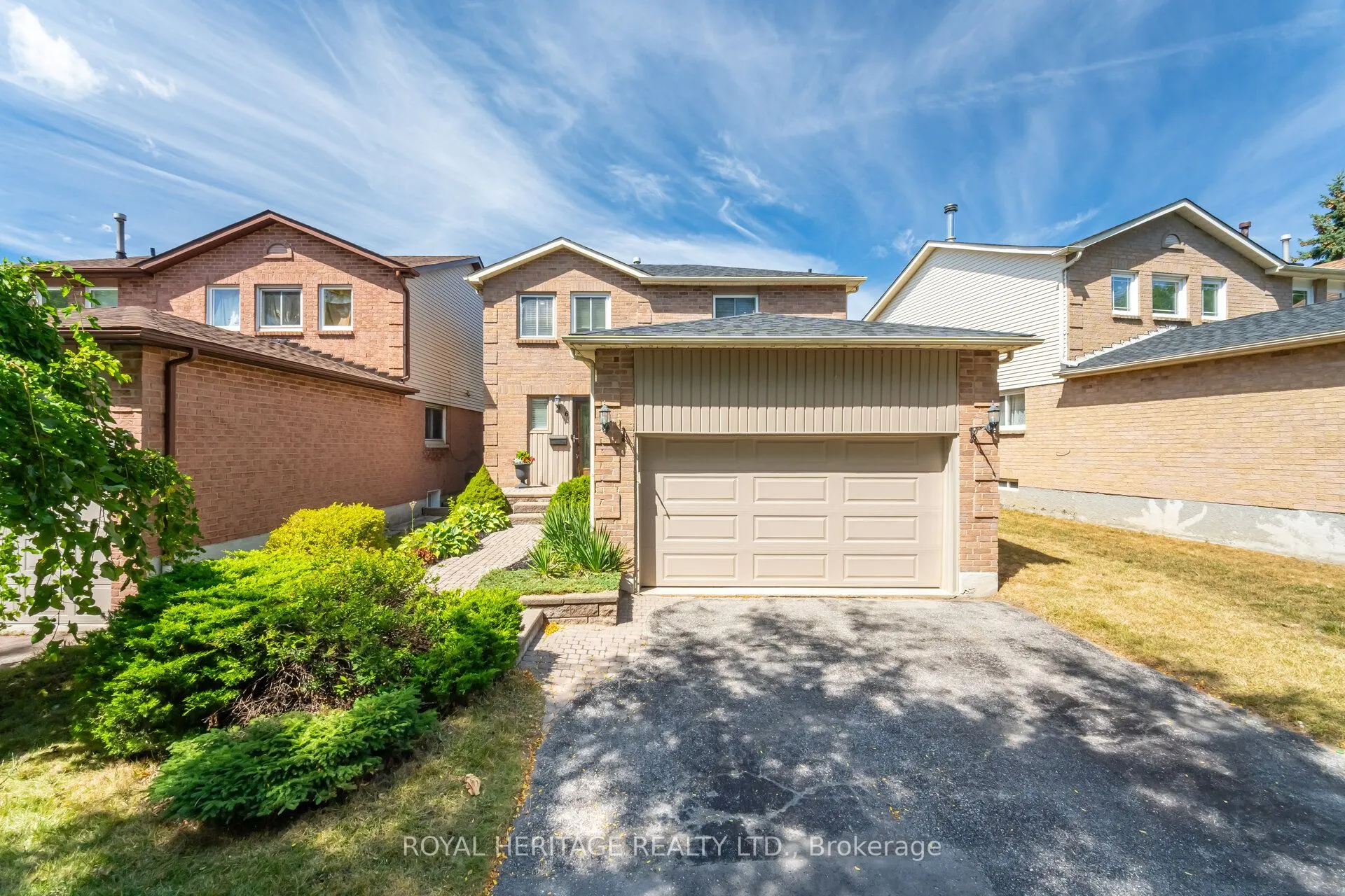 6 Field Crescent