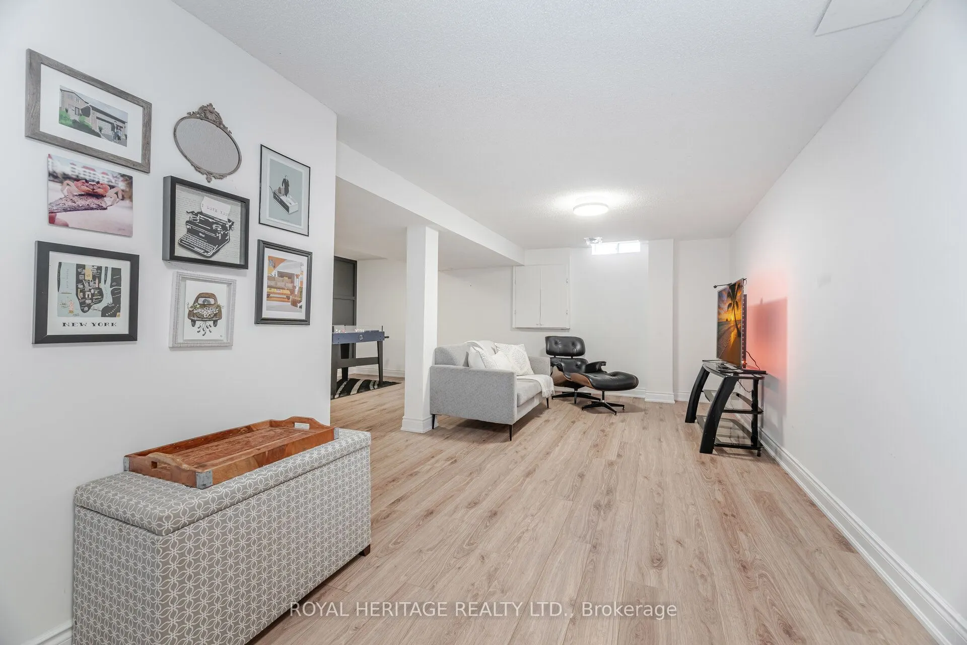 6 Field Crescent