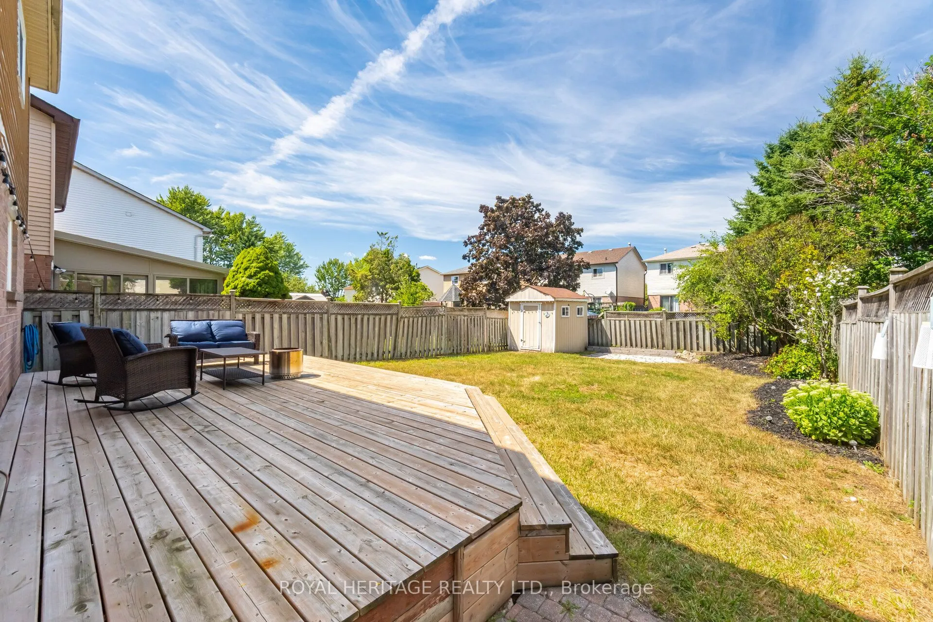 6 Field Crescent