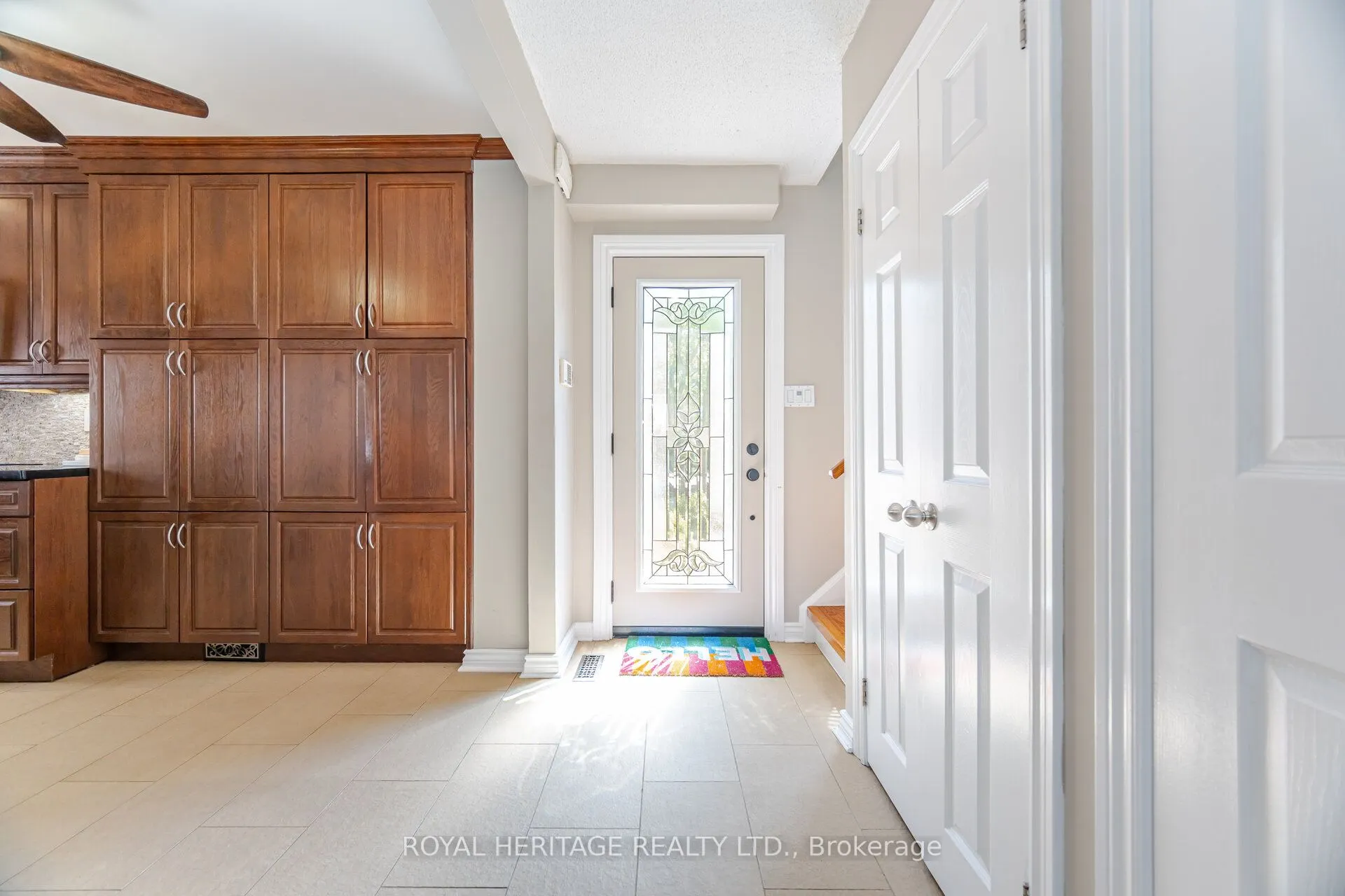 6 Field Crescent