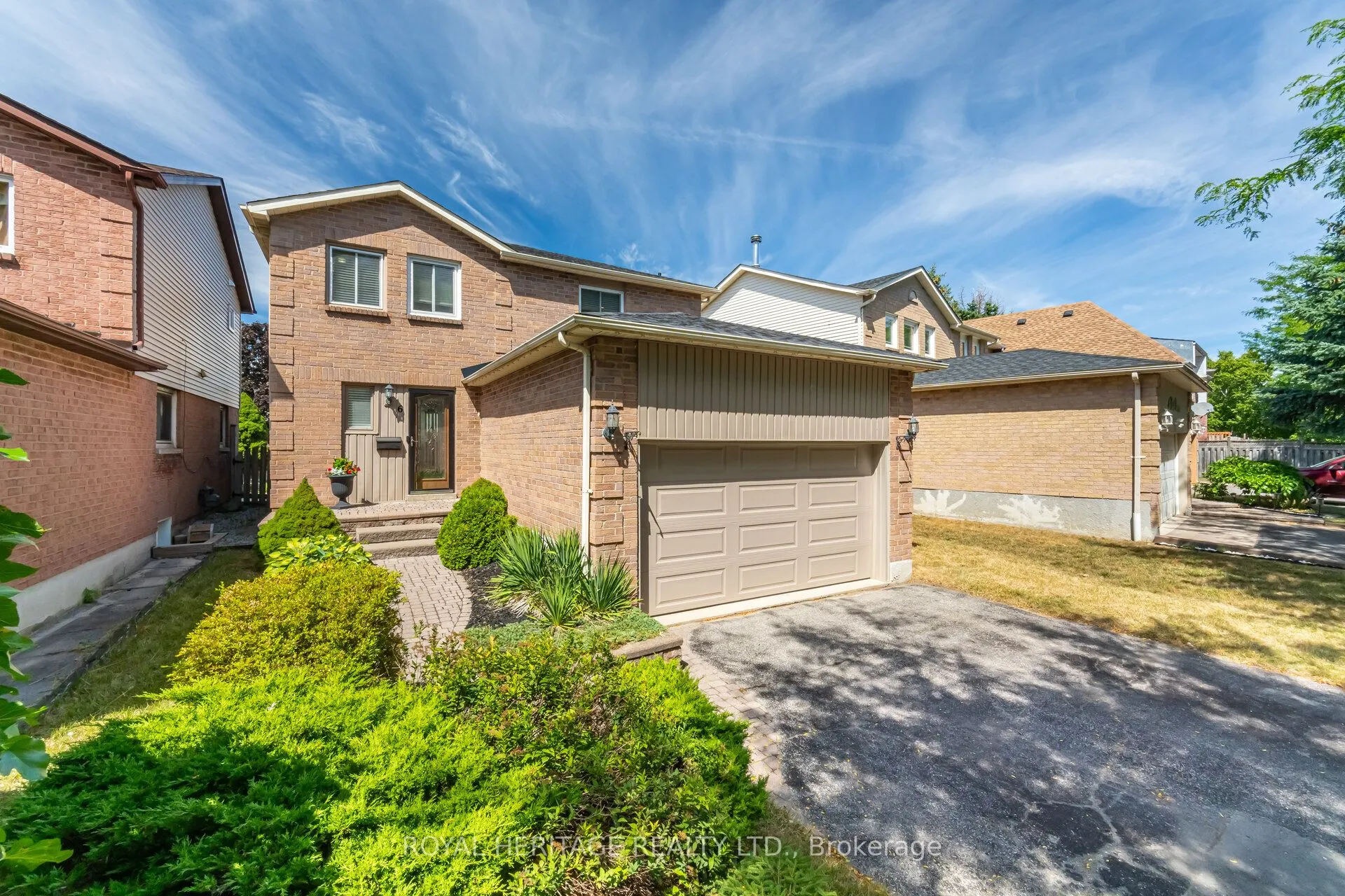 6 Field Crescent