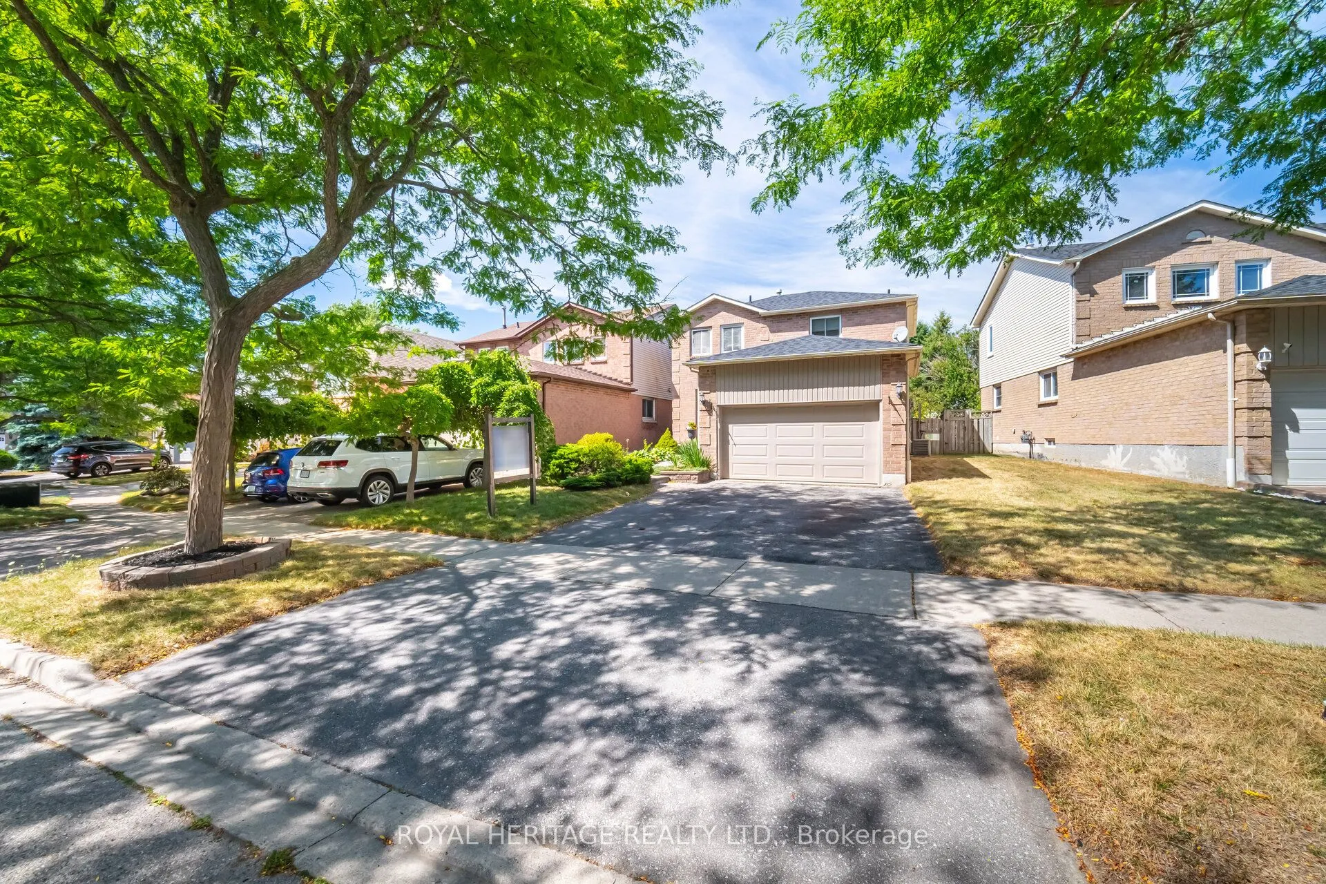 6 Field Crescent