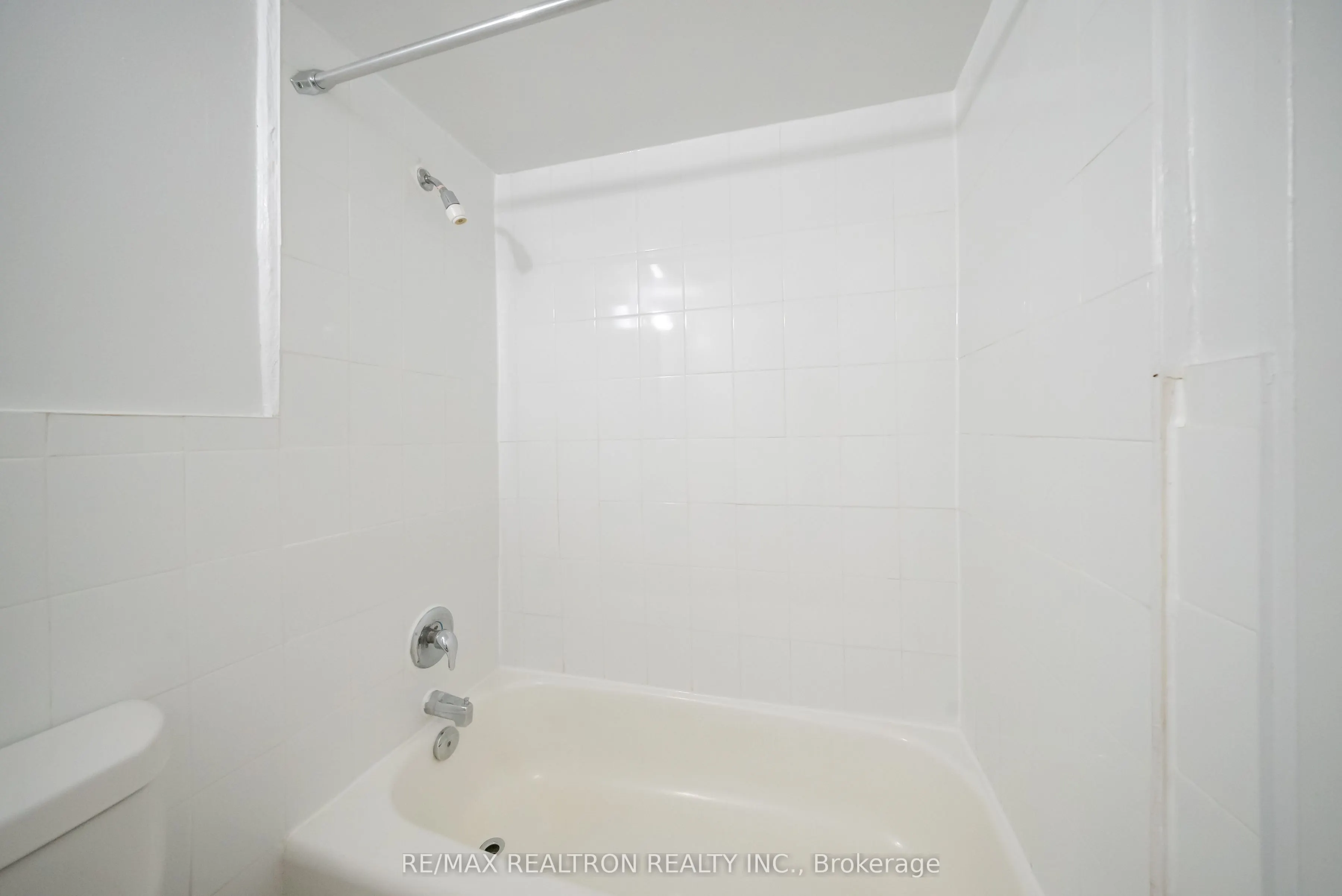 5 Glamorgan Avenue, #712