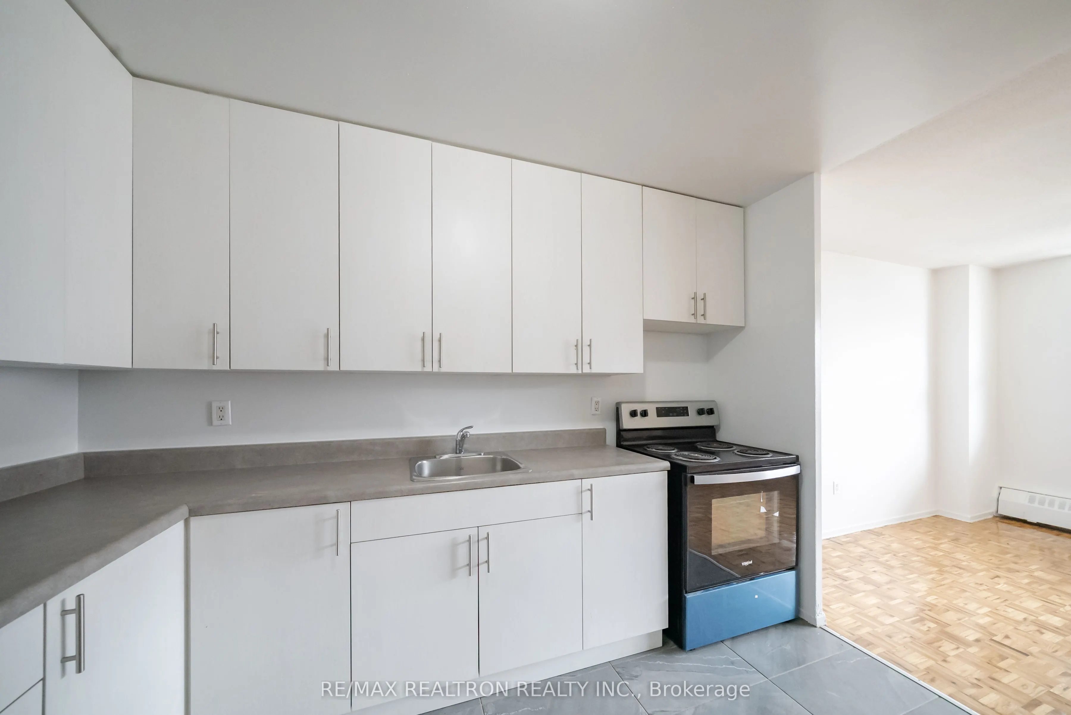5 Glamorgan Avenue, #712