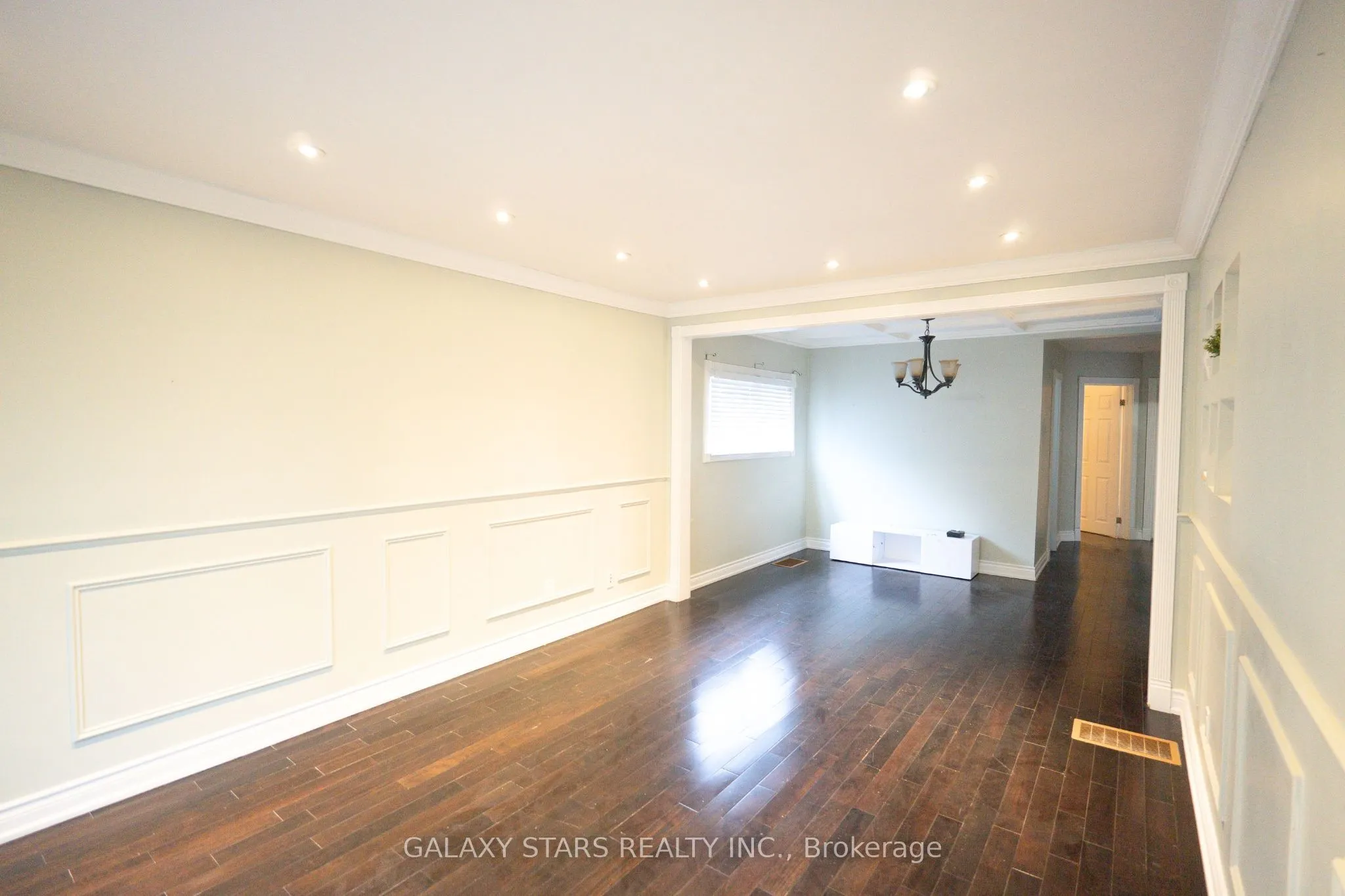 1351 Victoria Park Avenue