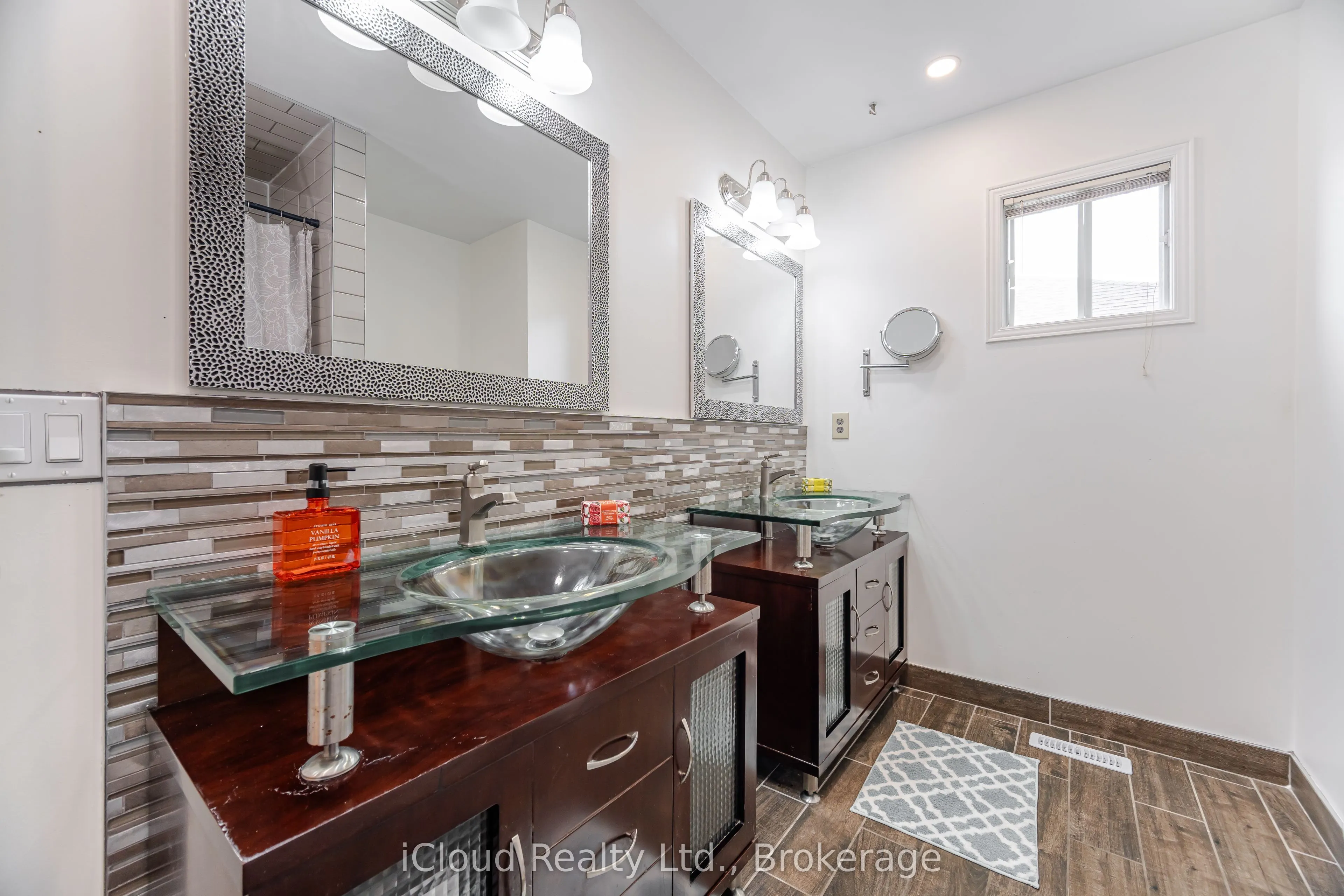 4 Fifewood Crescent