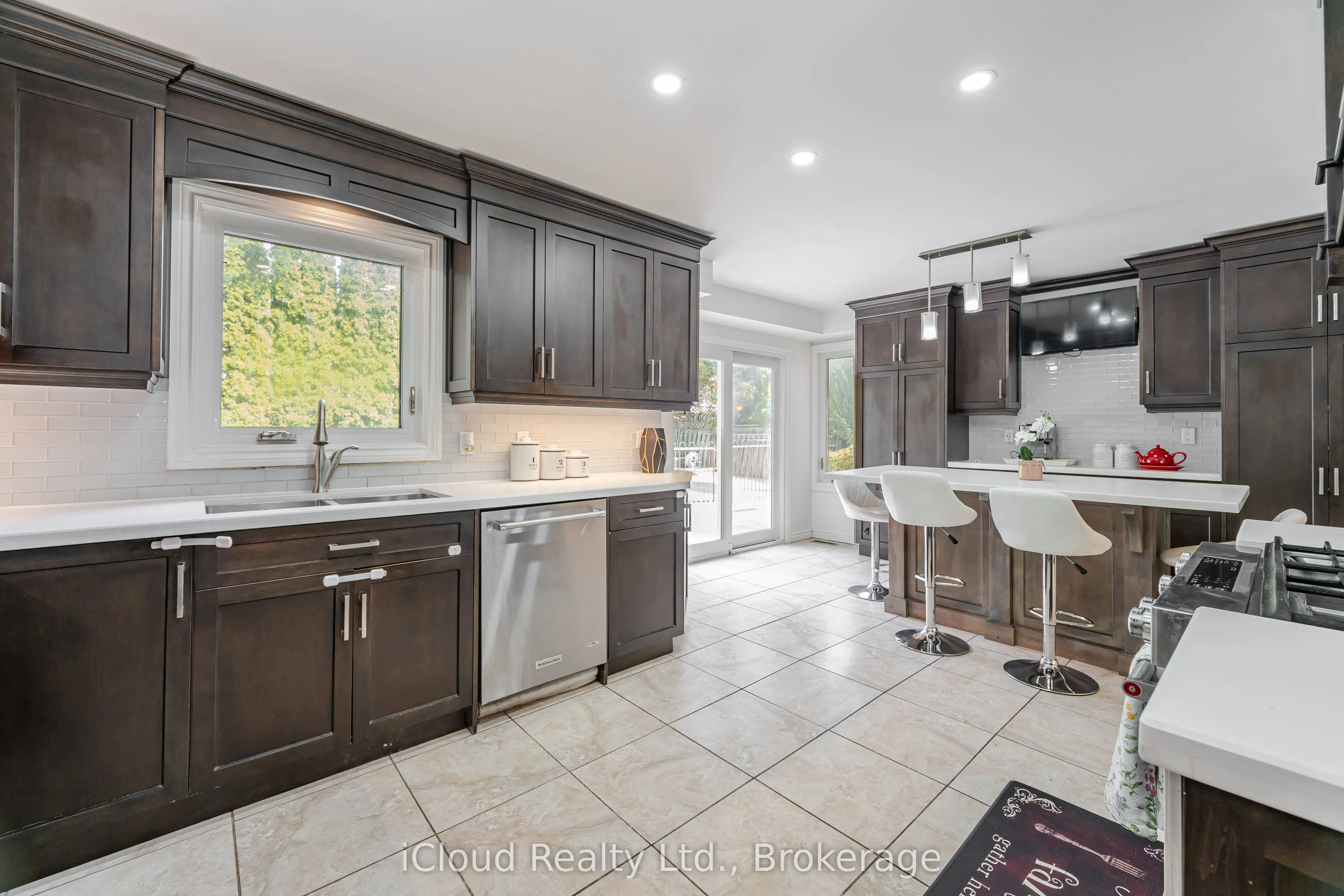 4 Fifewood Crescent