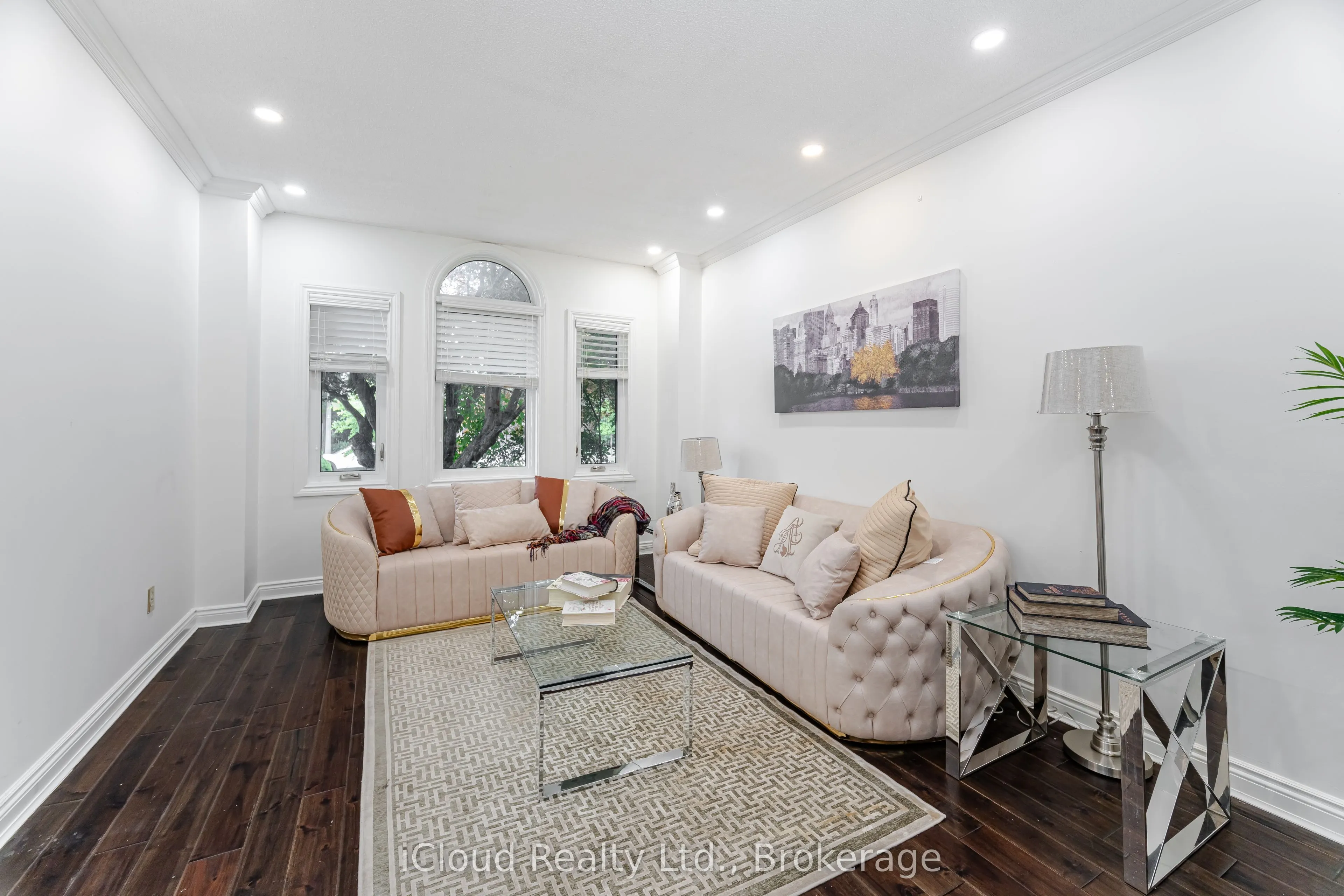 4 Fifewood Crescent