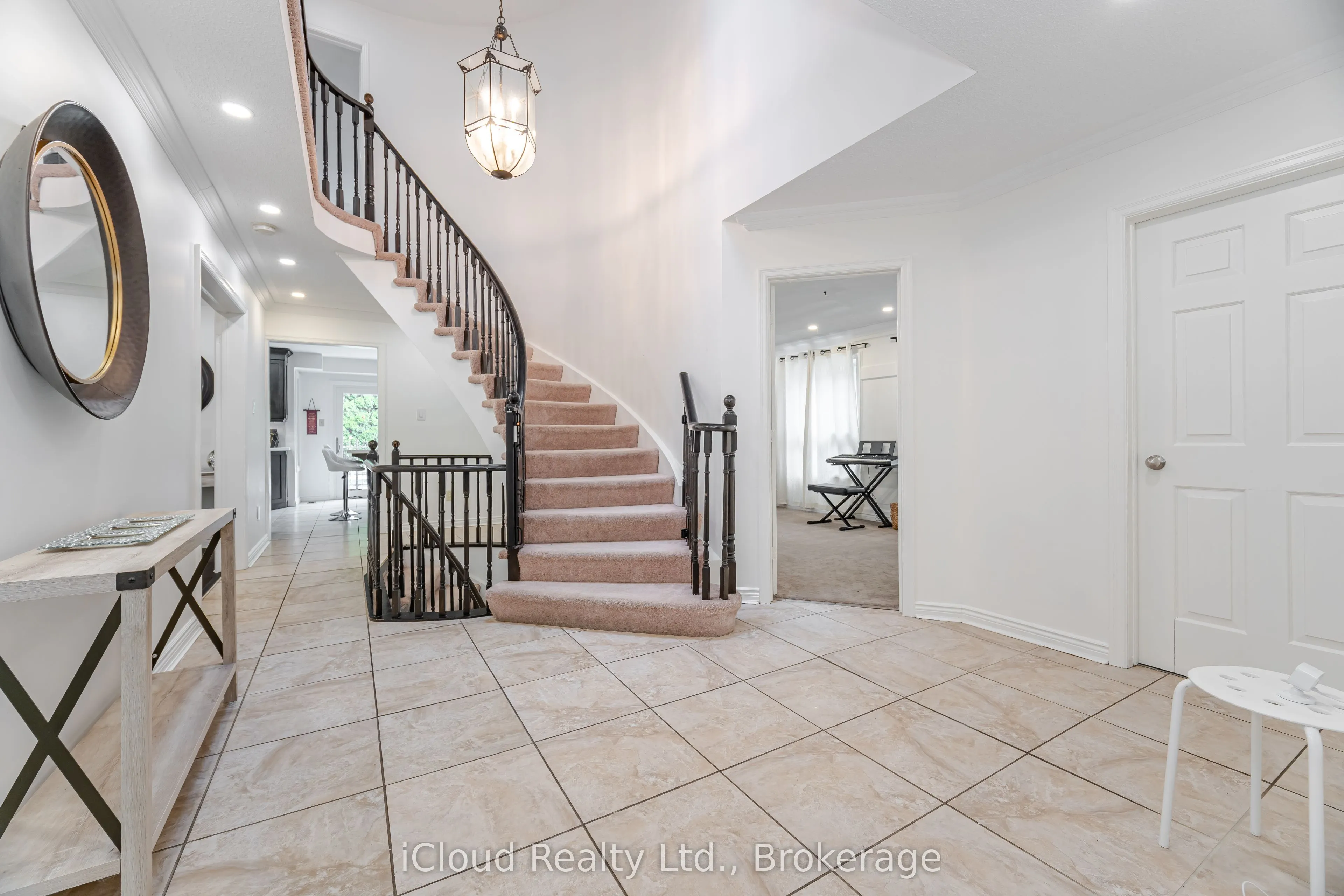 4 Fifewood Crescent
