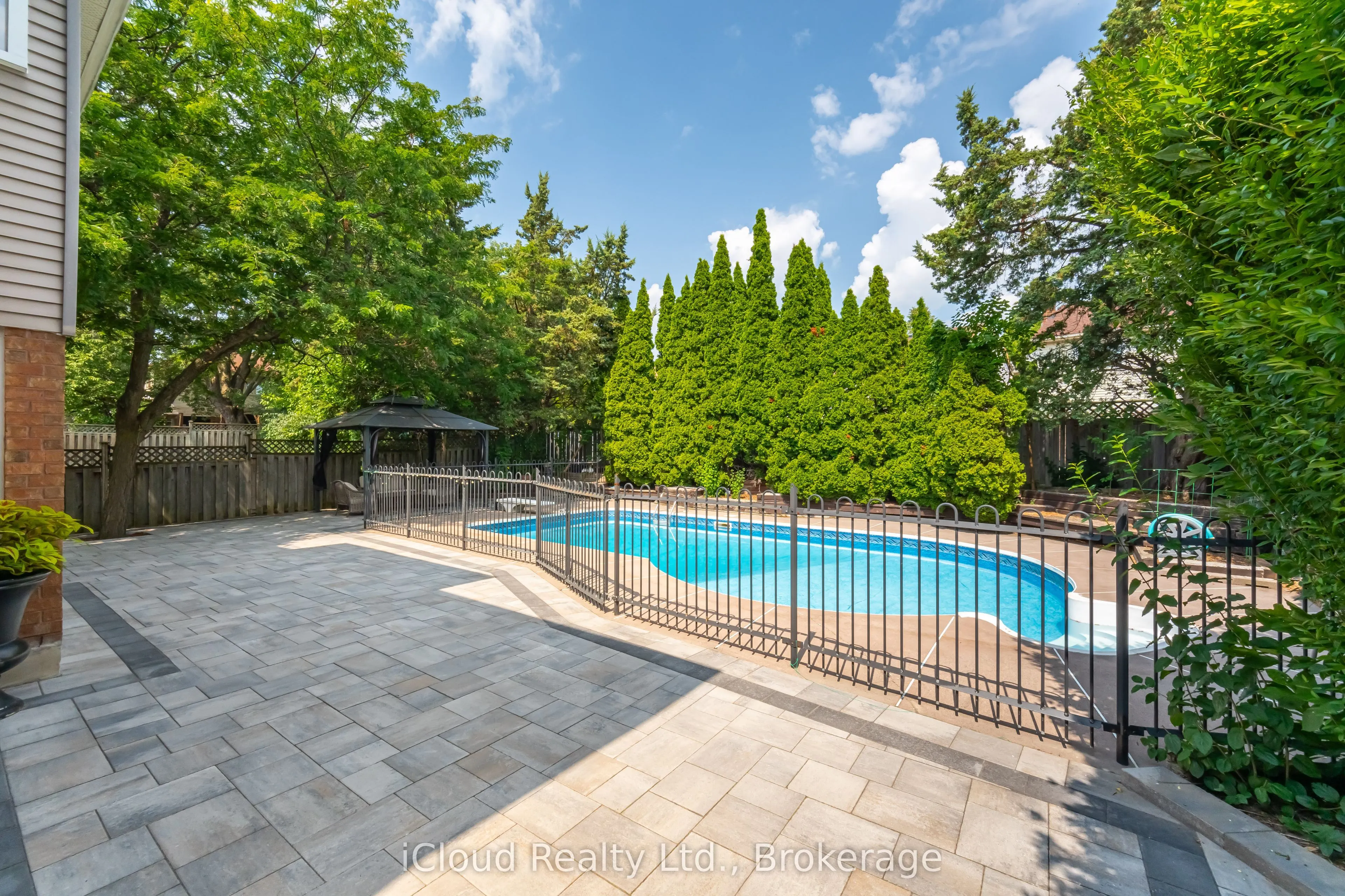 4 Fifewood Crescent
