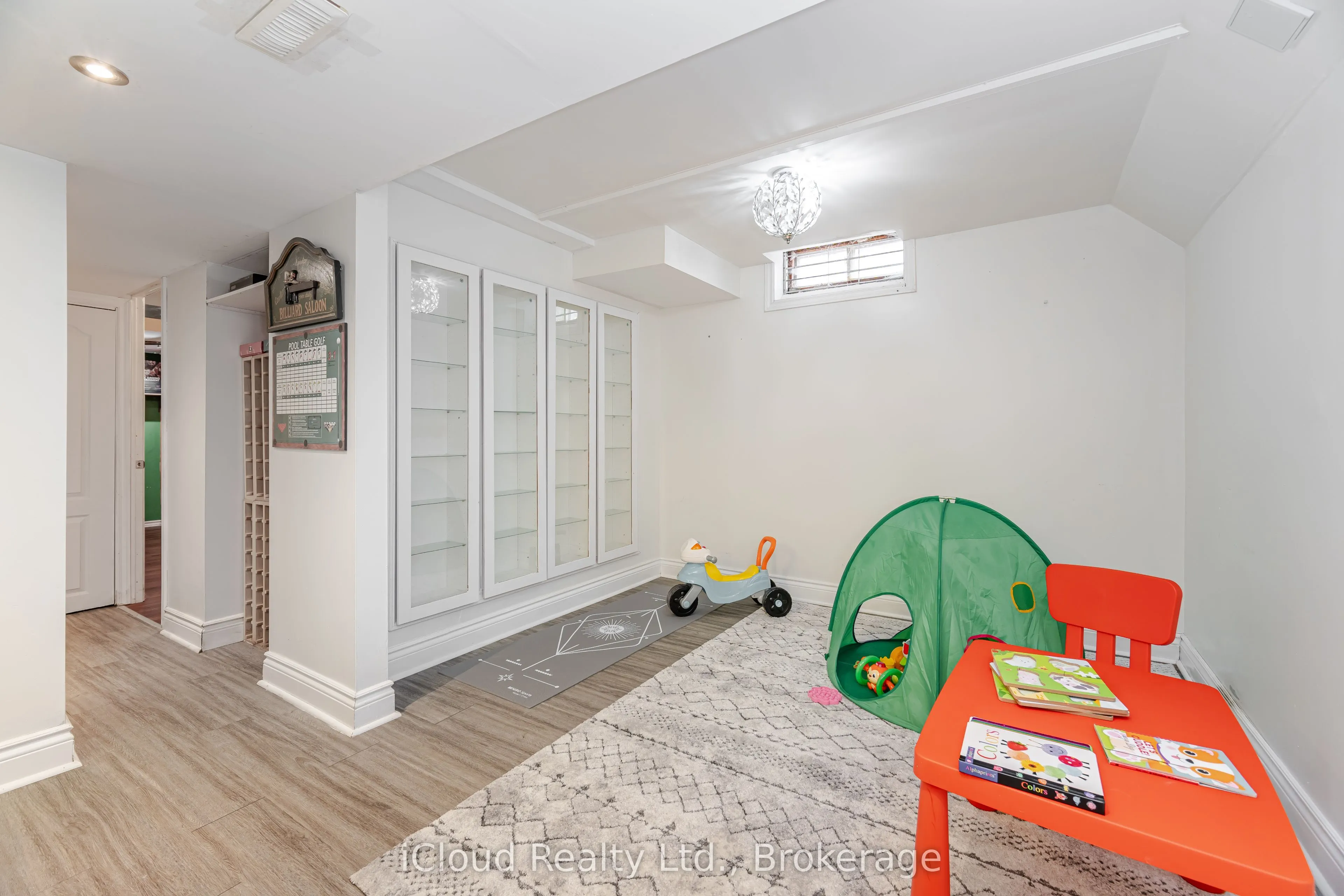 4 Fifewood Crescent