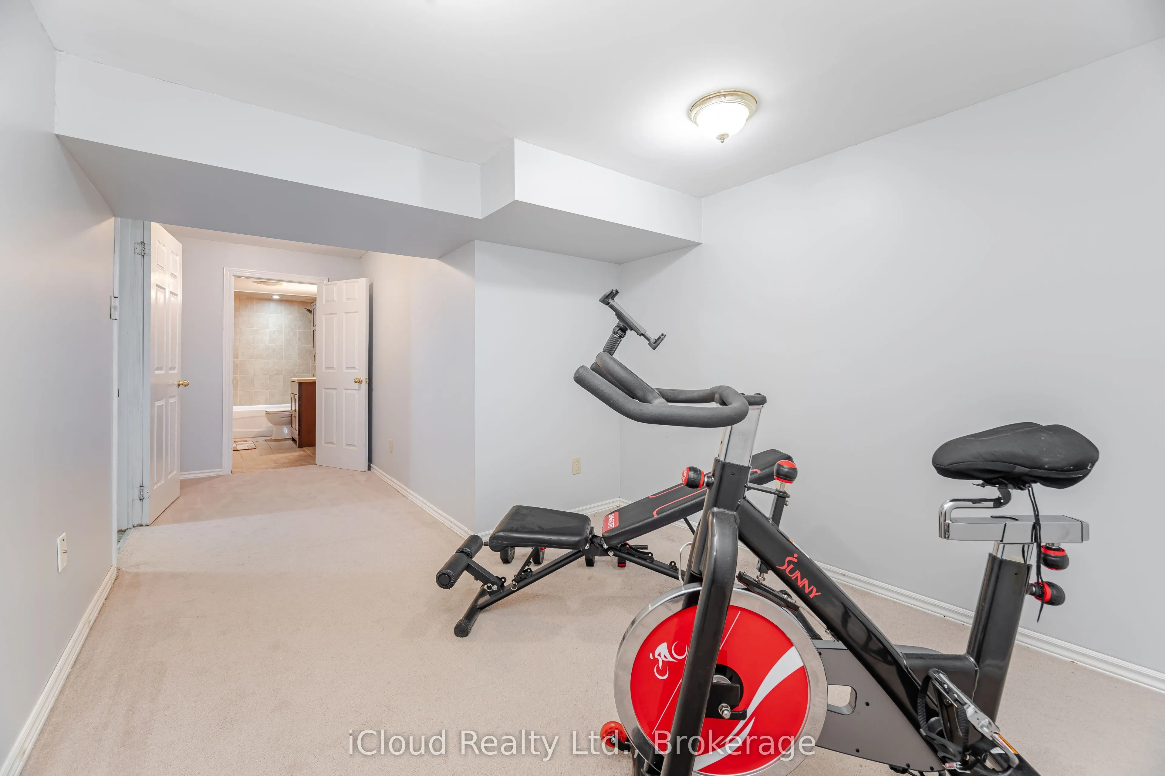 4 Fifewood Crescent