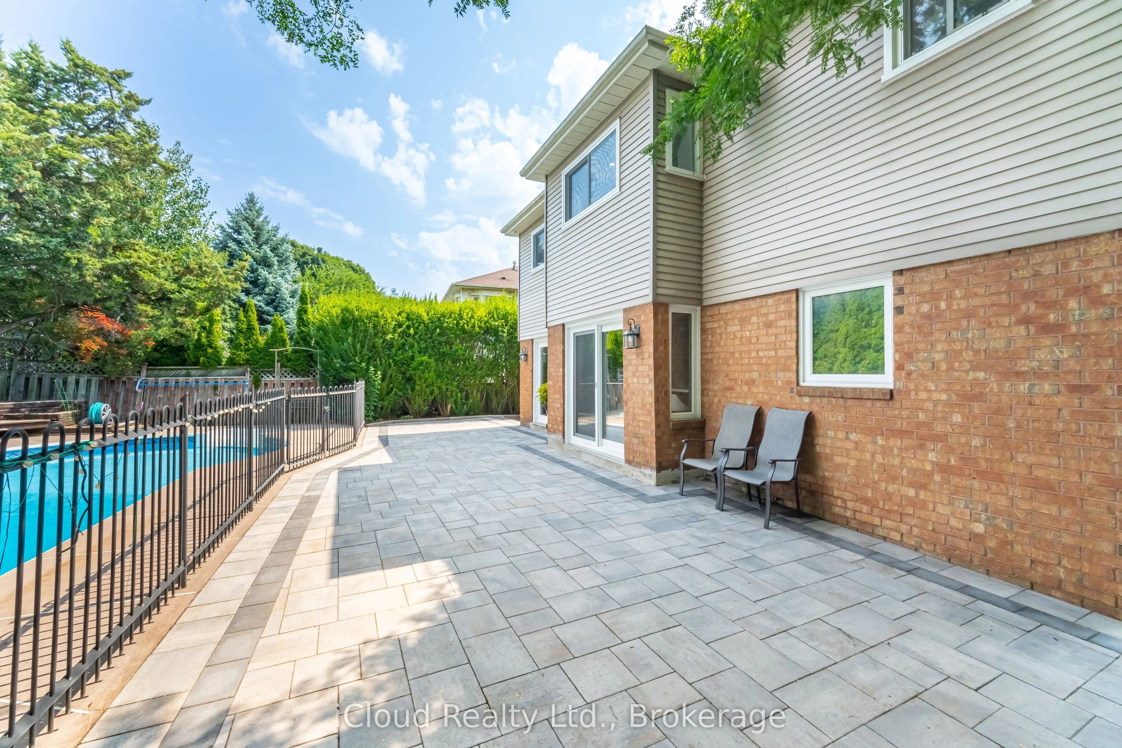 4 Fifewood Crescent