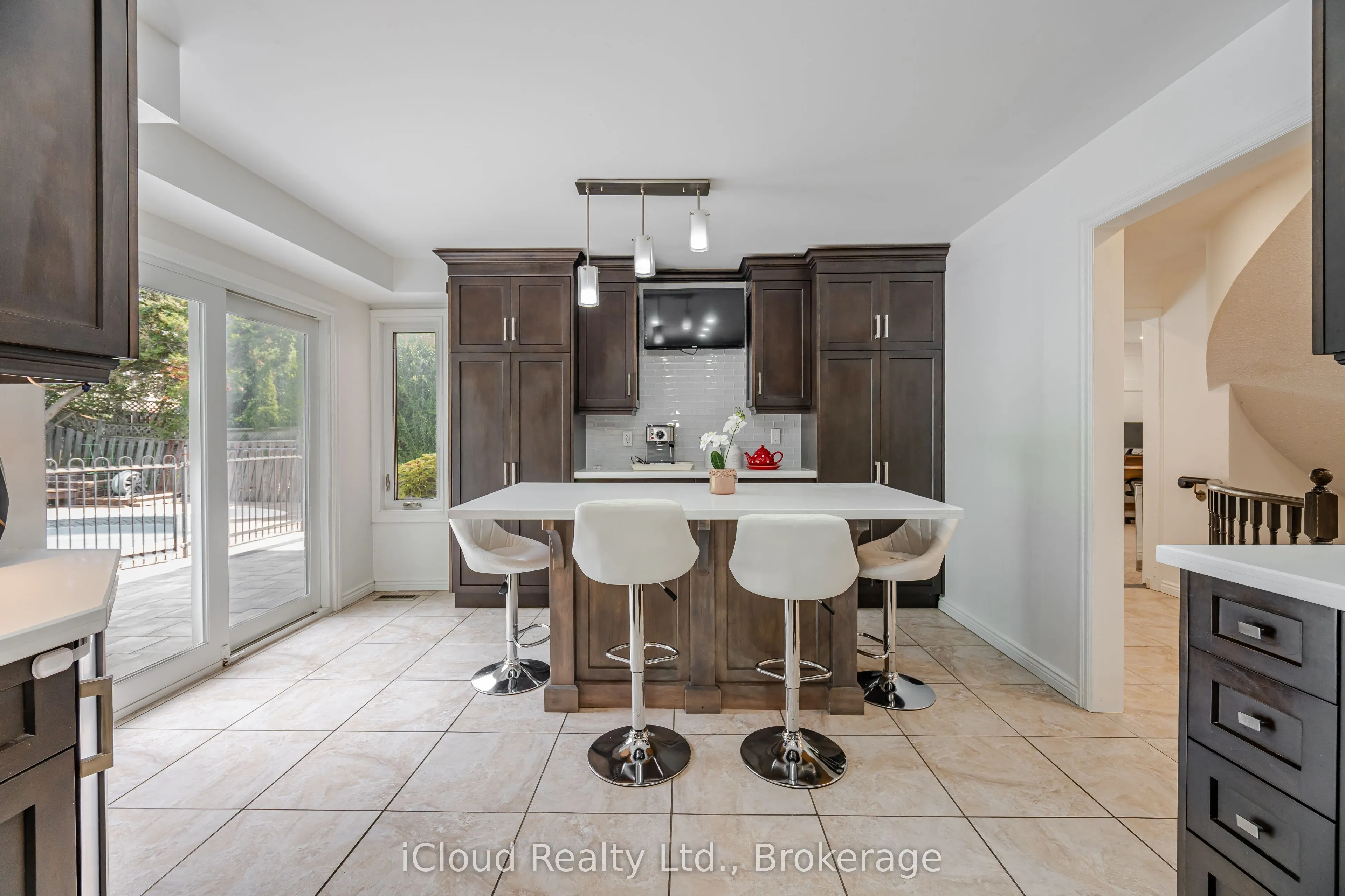 4 Fifewood Crescent