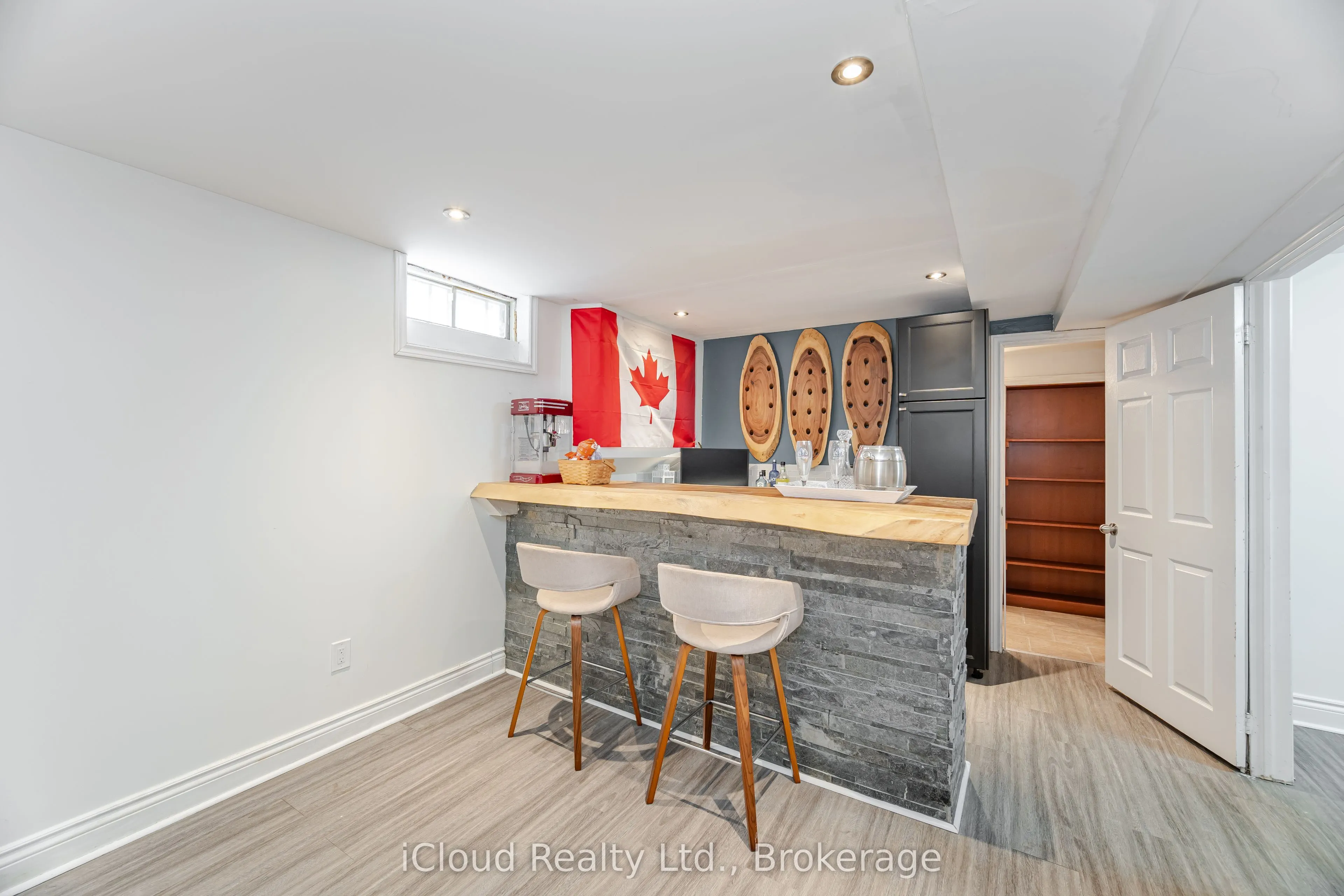4 Fifewood Crescent
