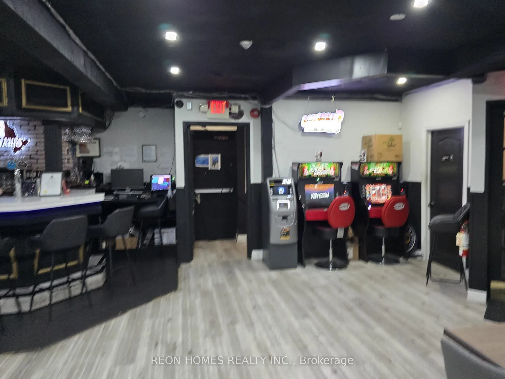 926 Simcoe Street N