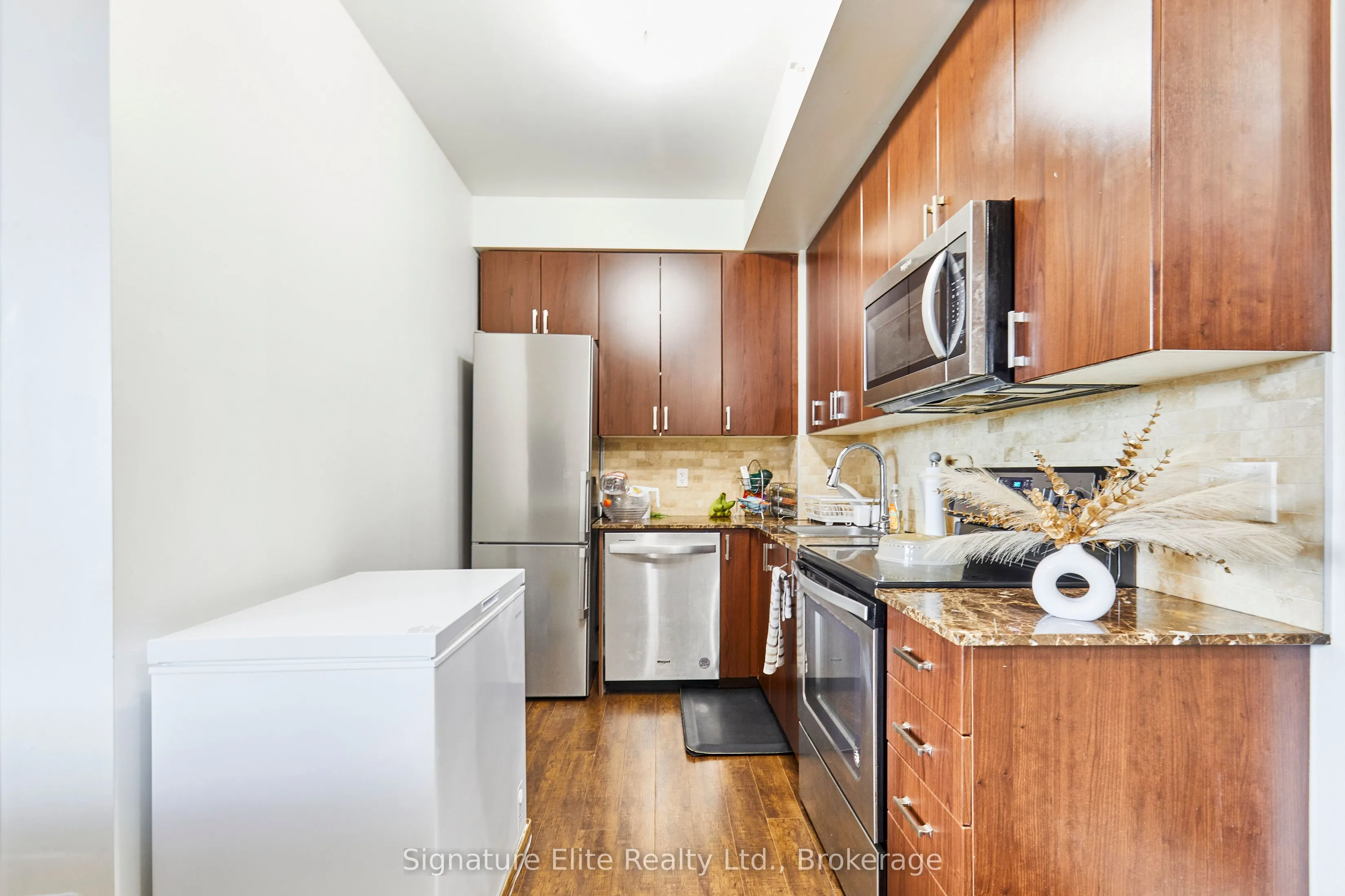 22 East Haven Road, #512