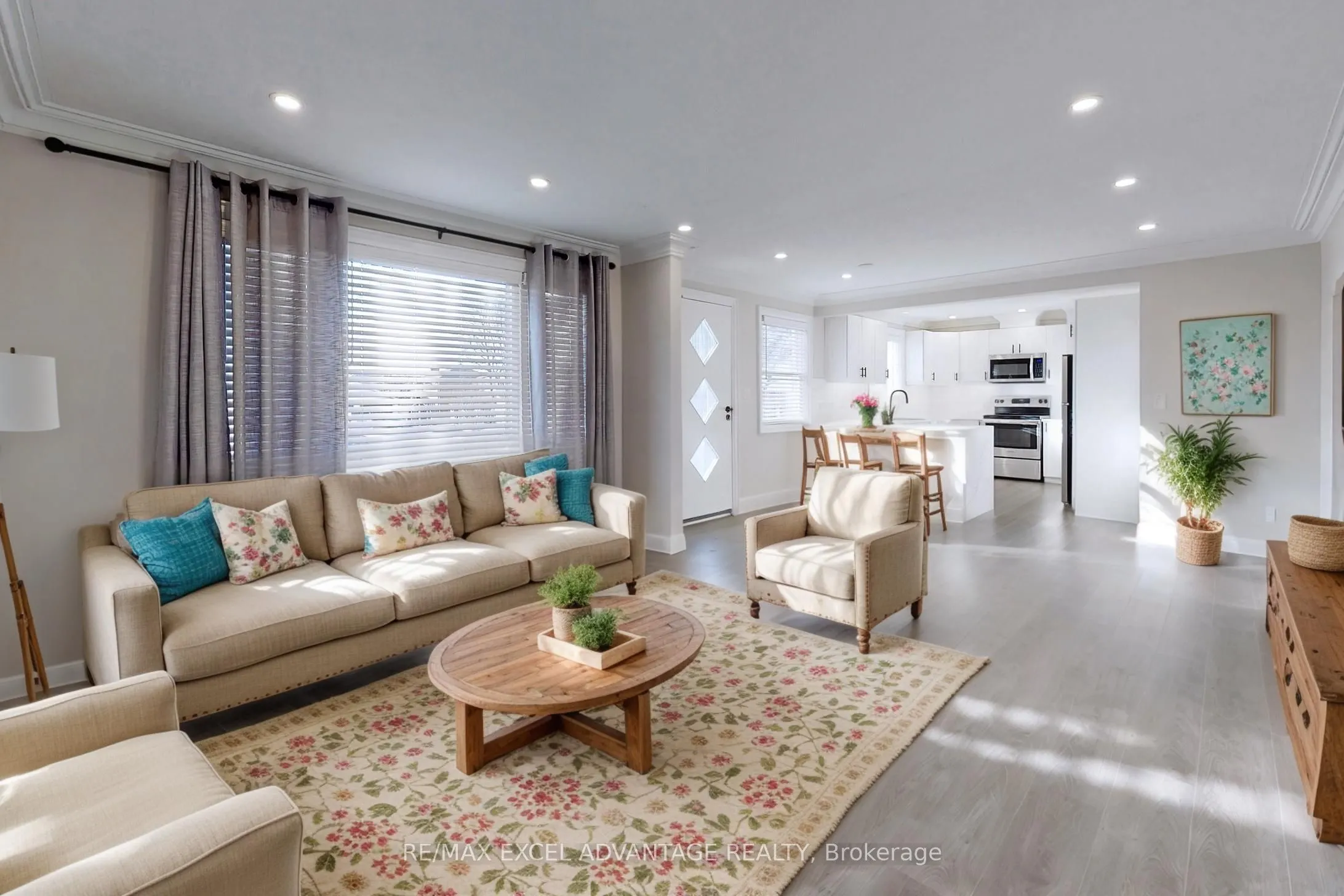 558 Adelaide Avenue W, #Main