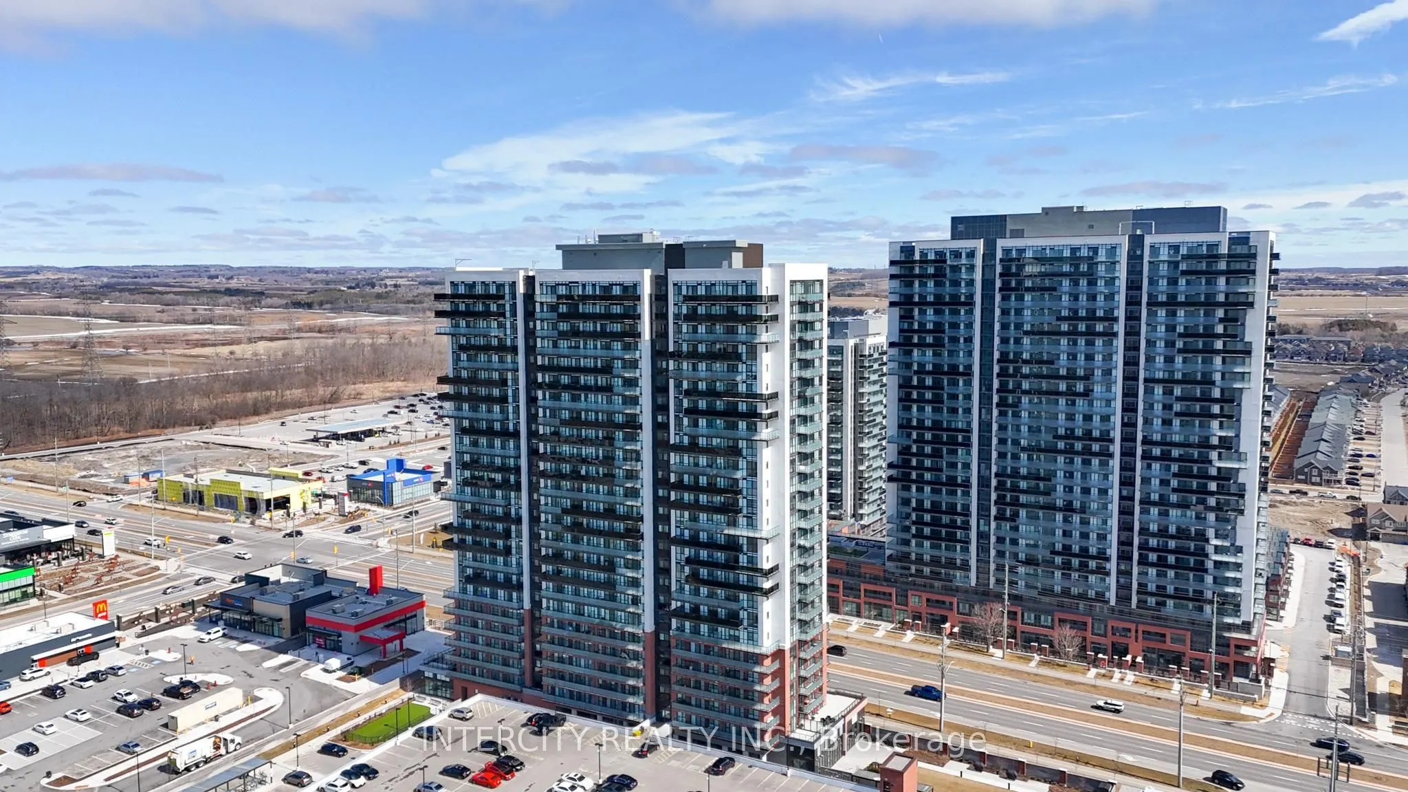 2550 Simcoe Street N, #1207