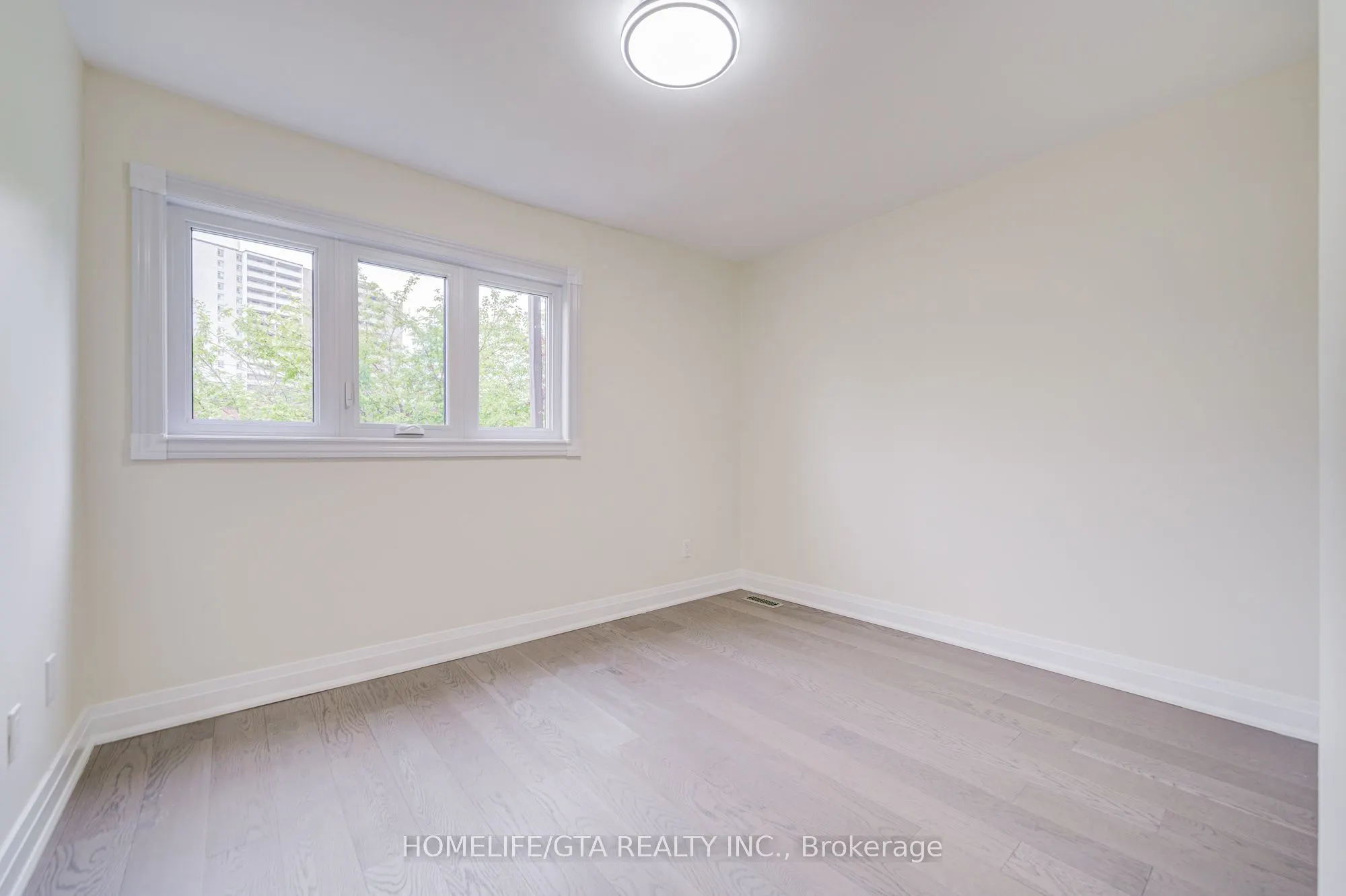 6 Sprucewood Court