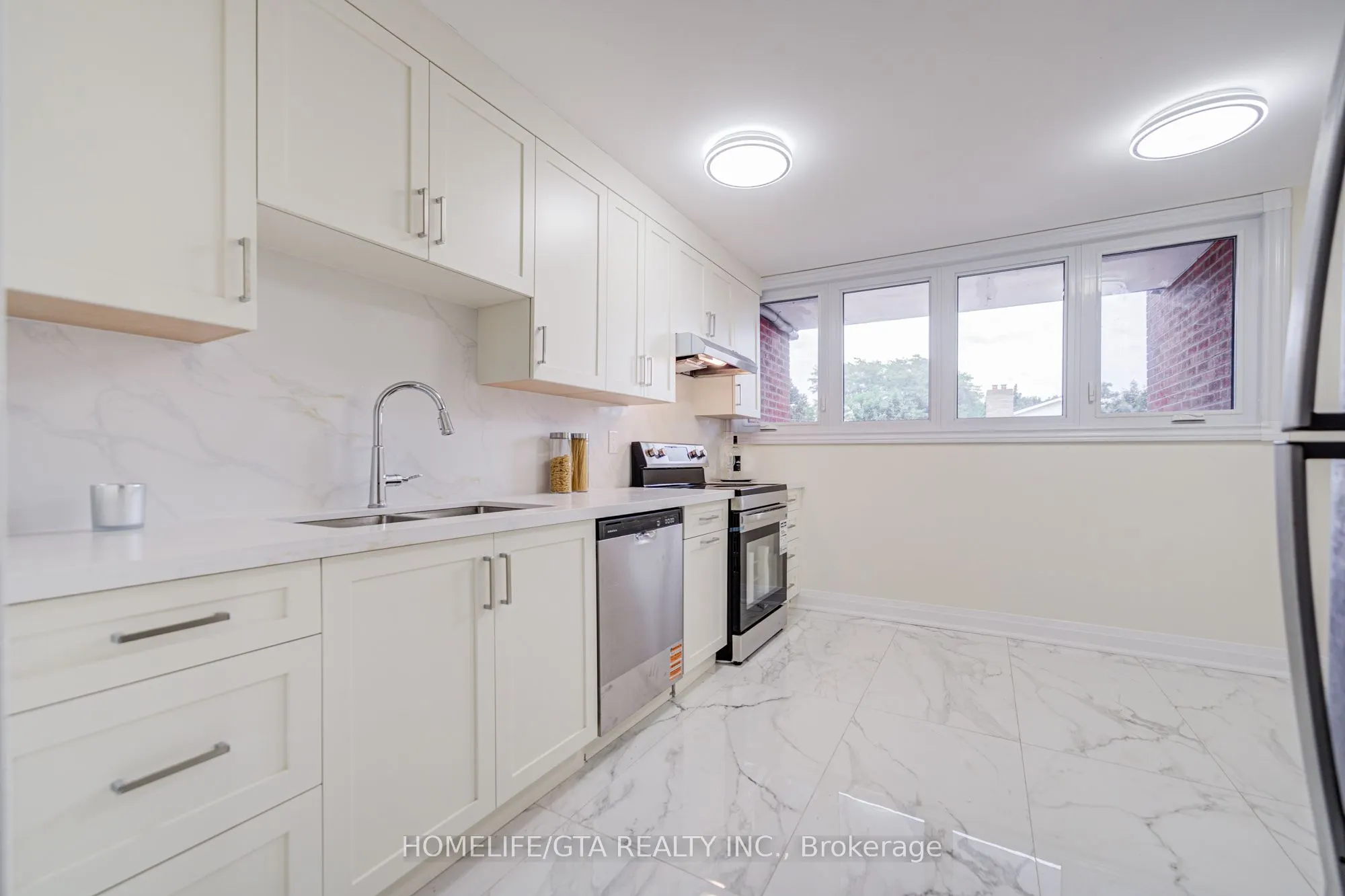 6 Sprucewood Court