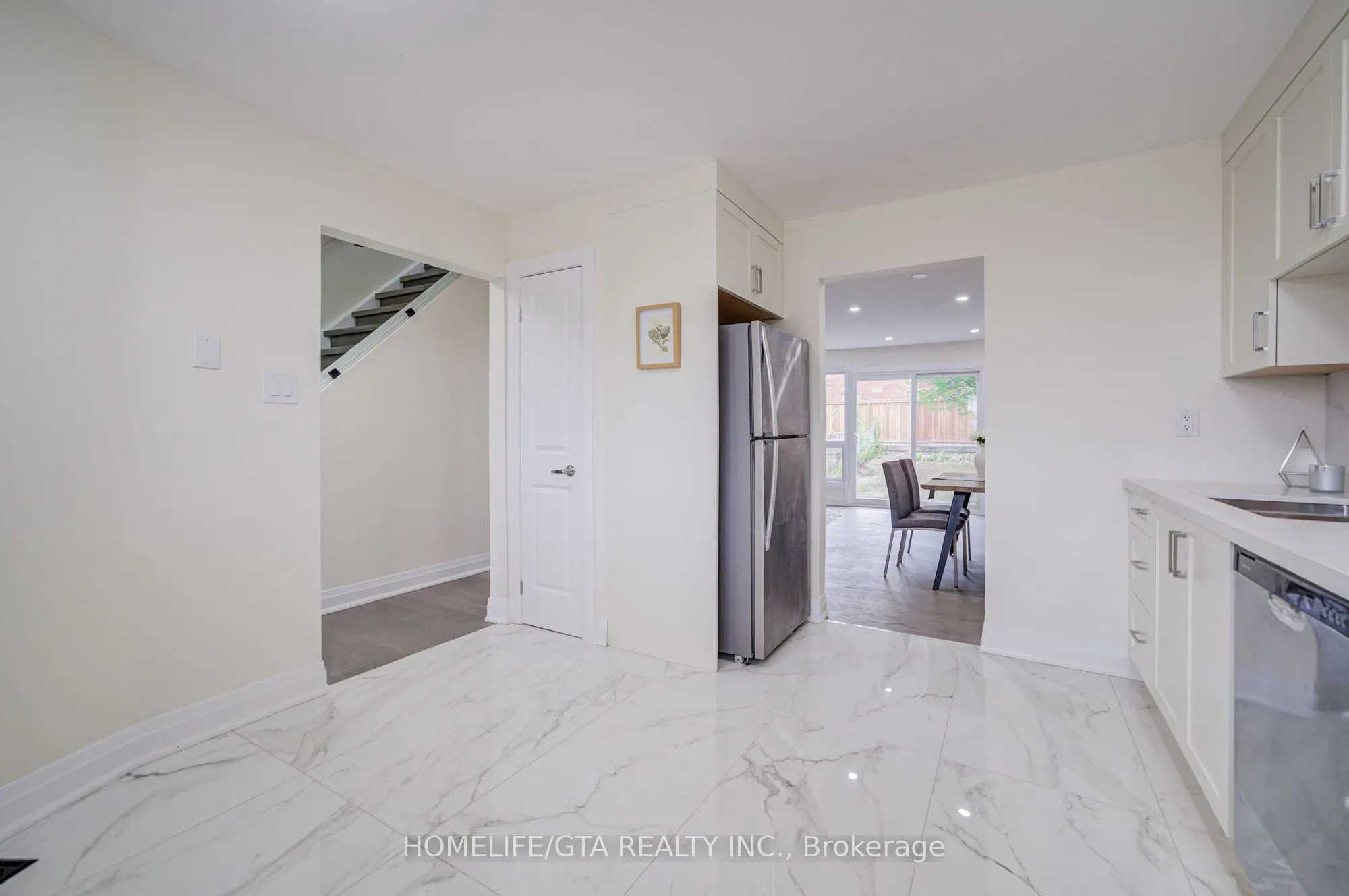 6 Sprucewood Court