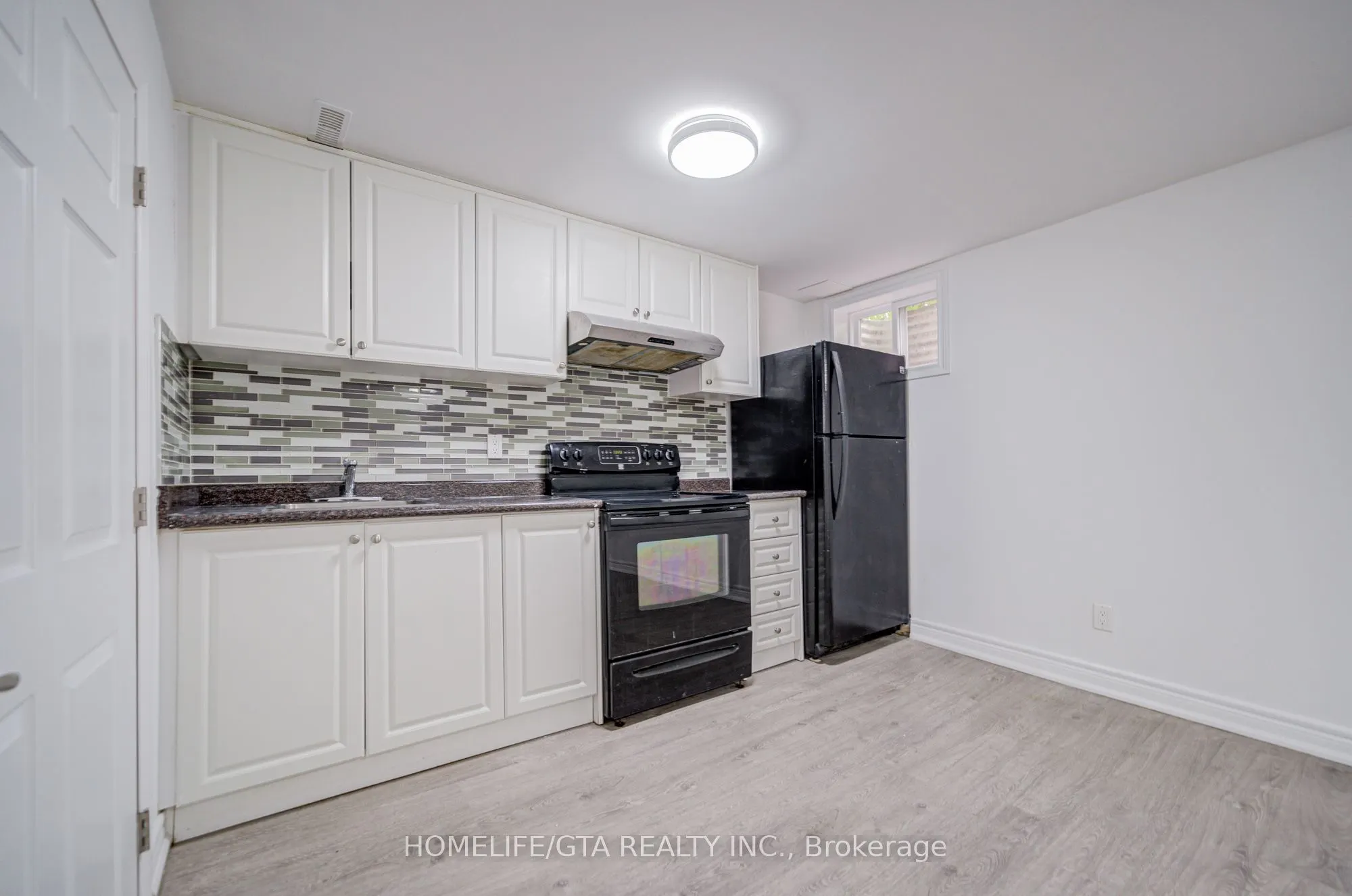 6 Sprucewood Court