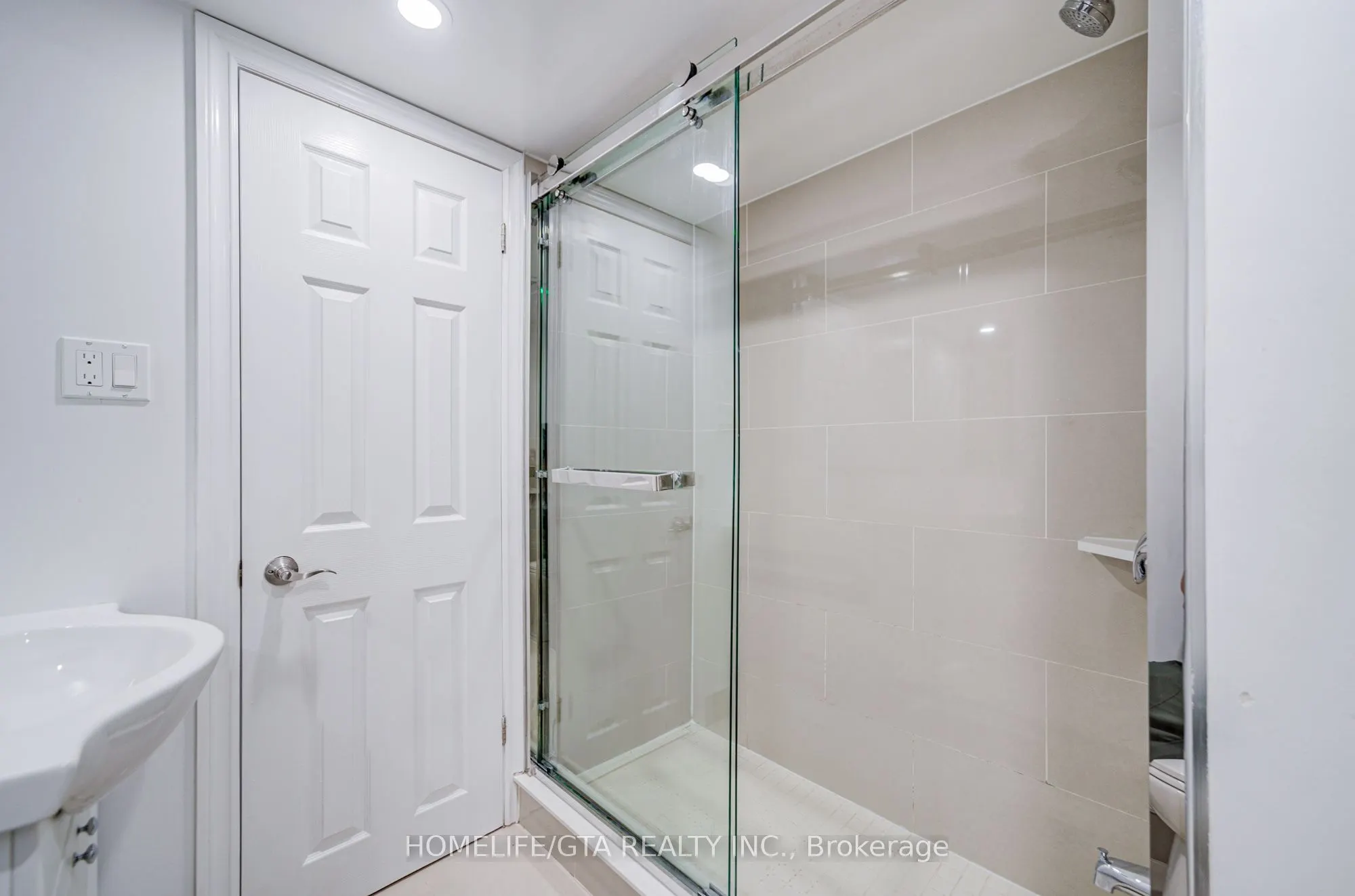 6 Sprucewood Court