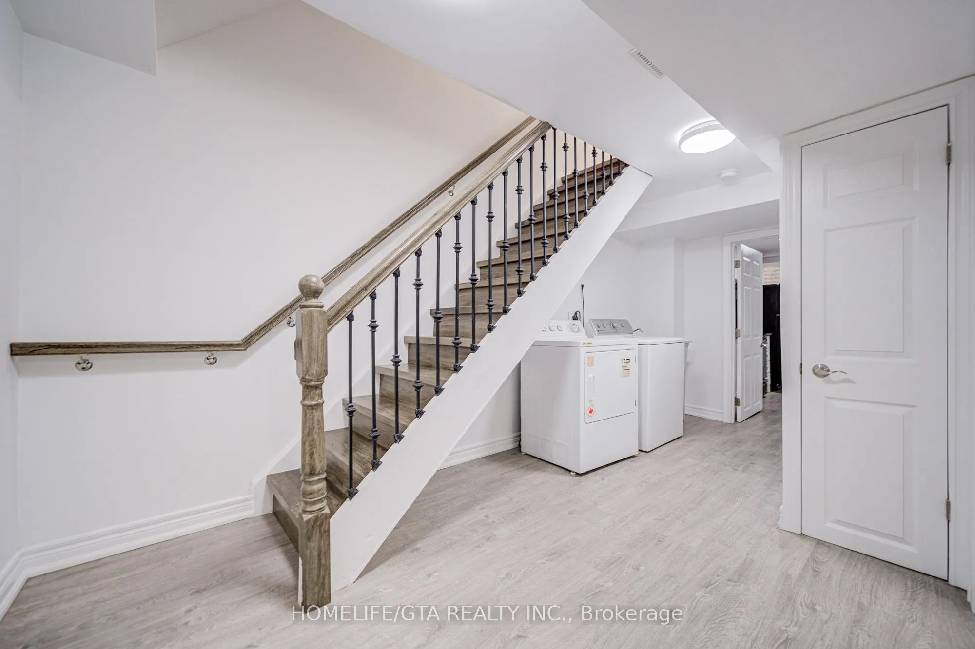 6 Sprucewood Court