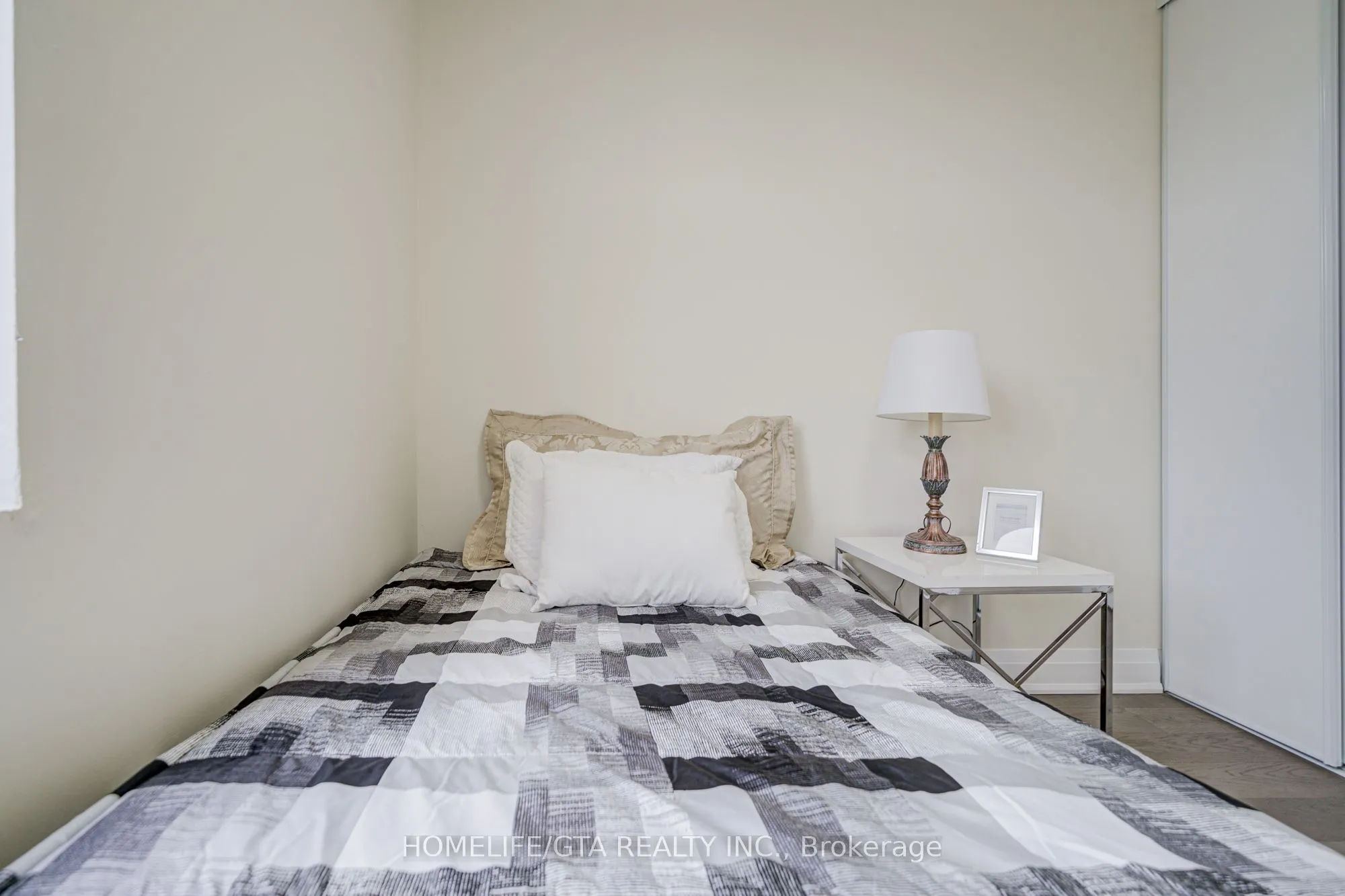 6 Sprucewood Court