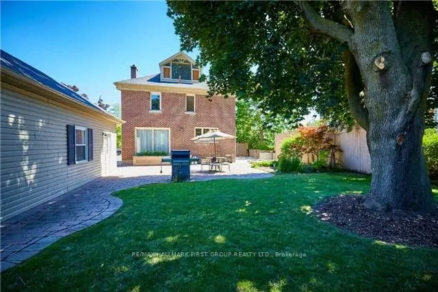 24 Rossland Road E