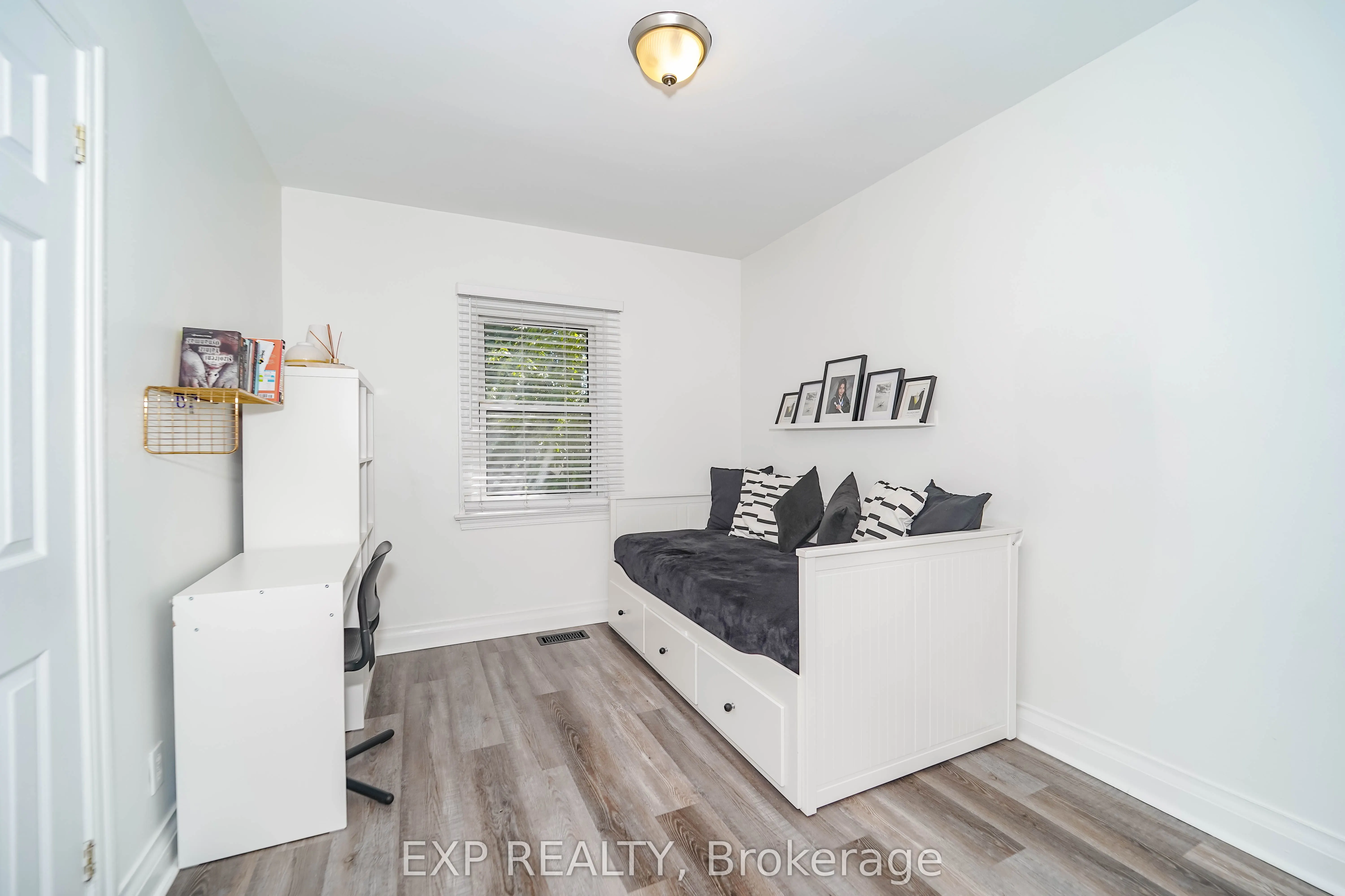 43 Southmead Road