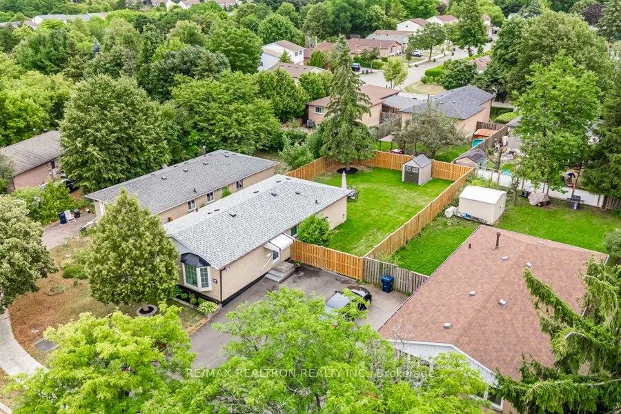 17 Tillbrook Court