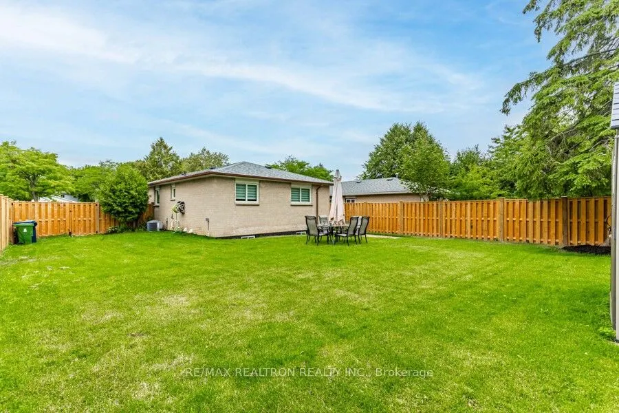 17 Tillbrook Court