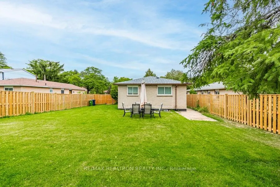 17 Tillbrook Court