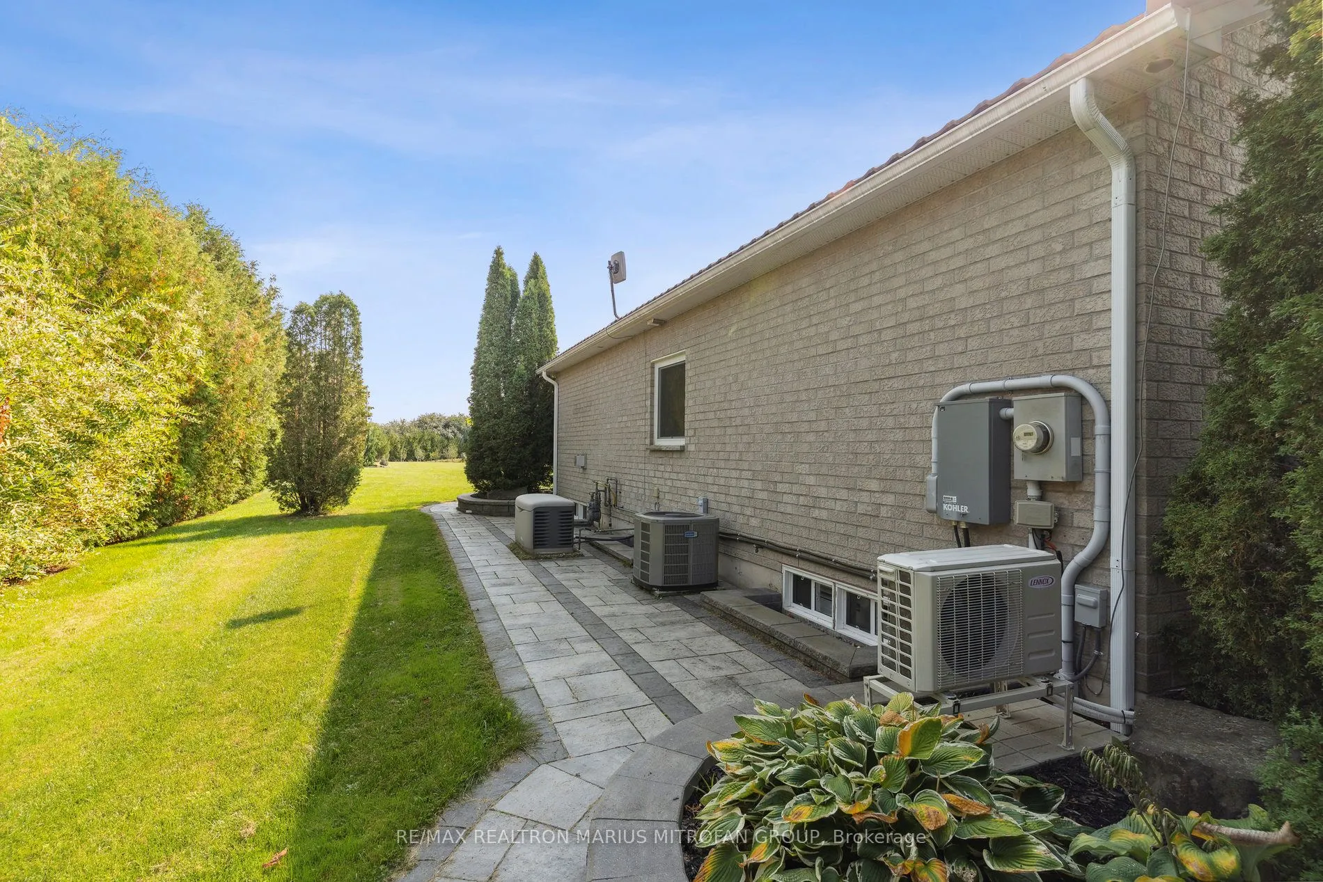 23 Steepleview Court