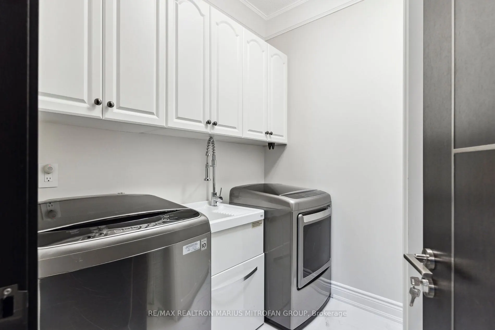 23 Steepleview Court